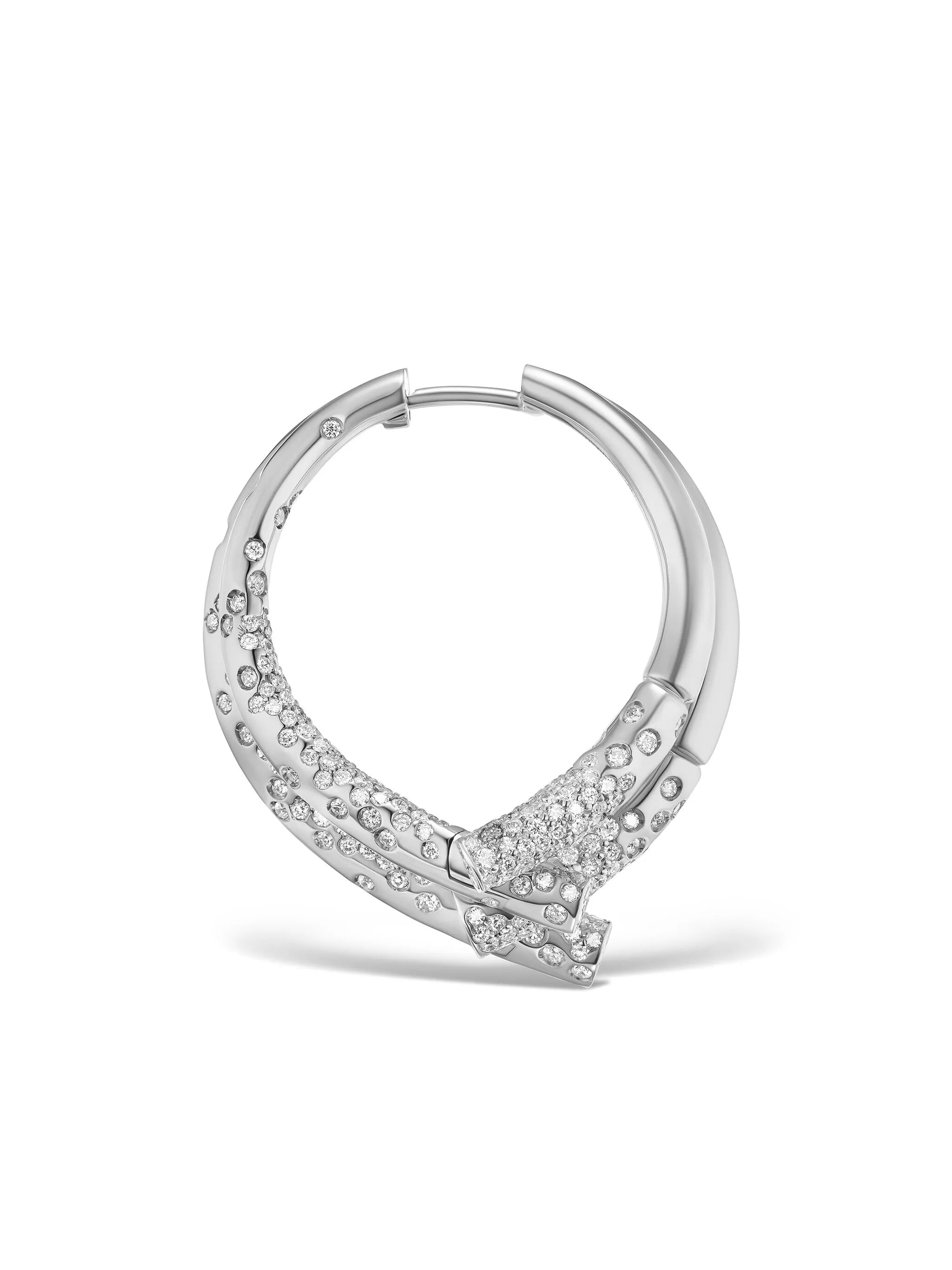18kt white gold Oeara diamond earrings