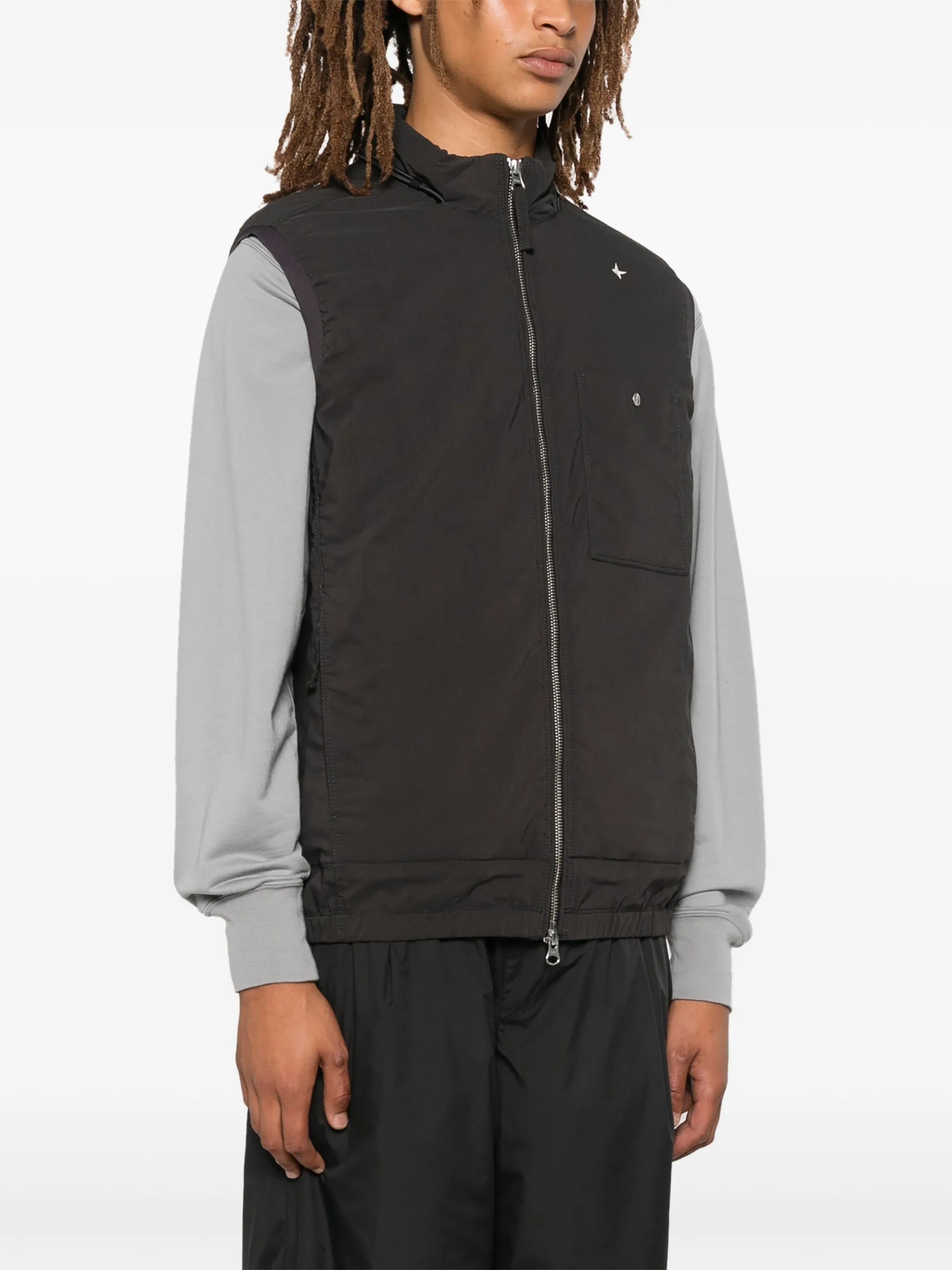 logo-embroidered gilet