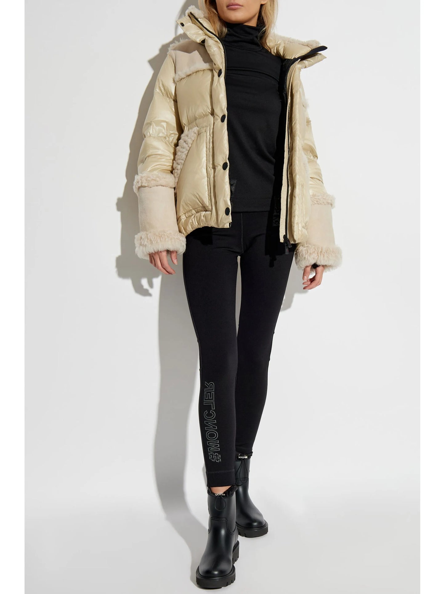 logo-appliqué sweater