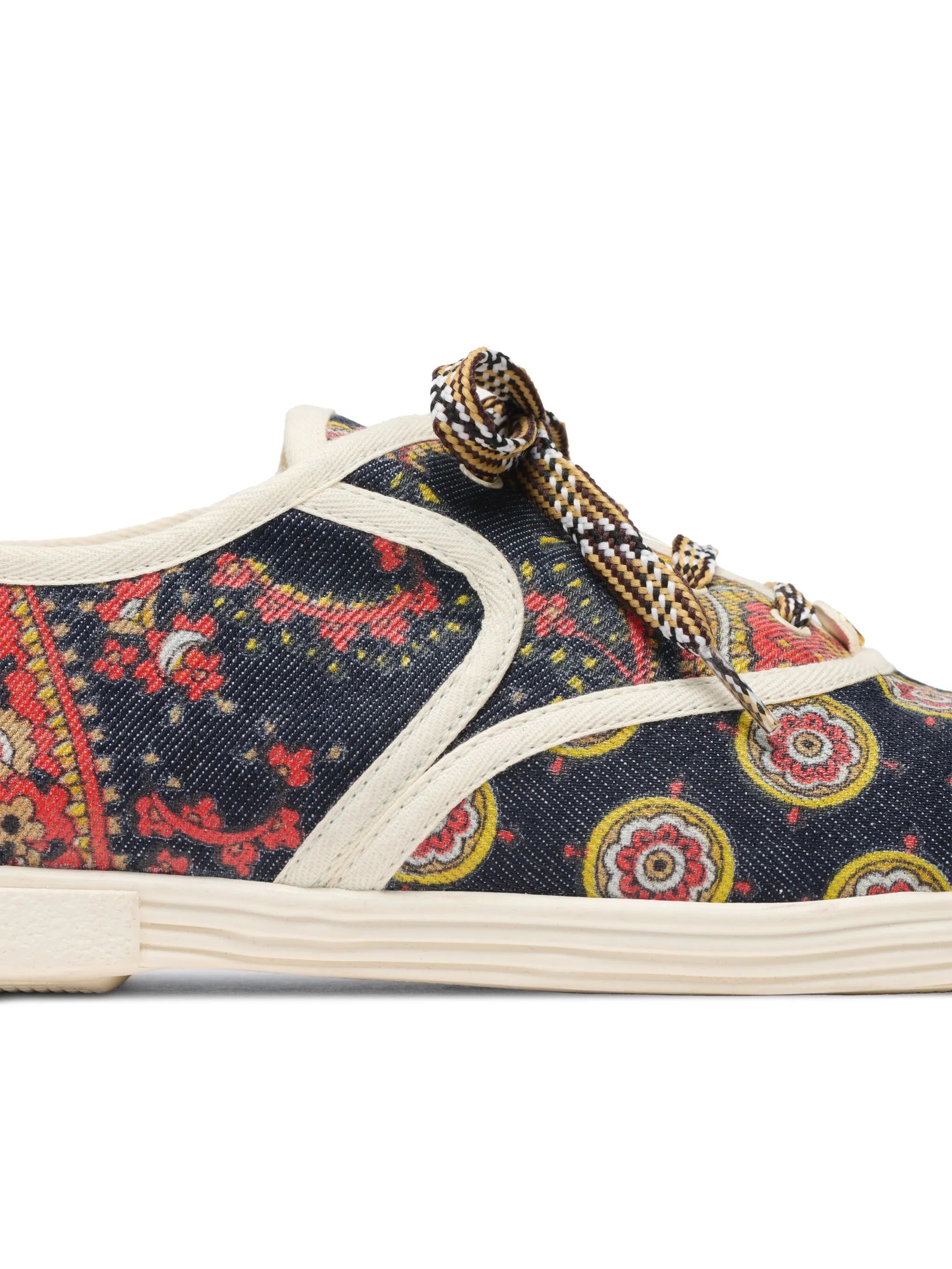 Bay By Bay sneakers