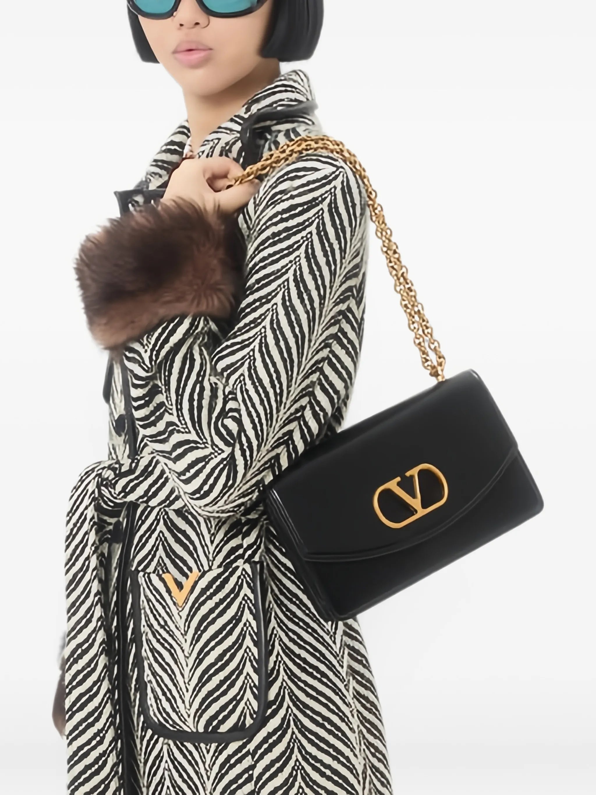 Vain shoulder bag