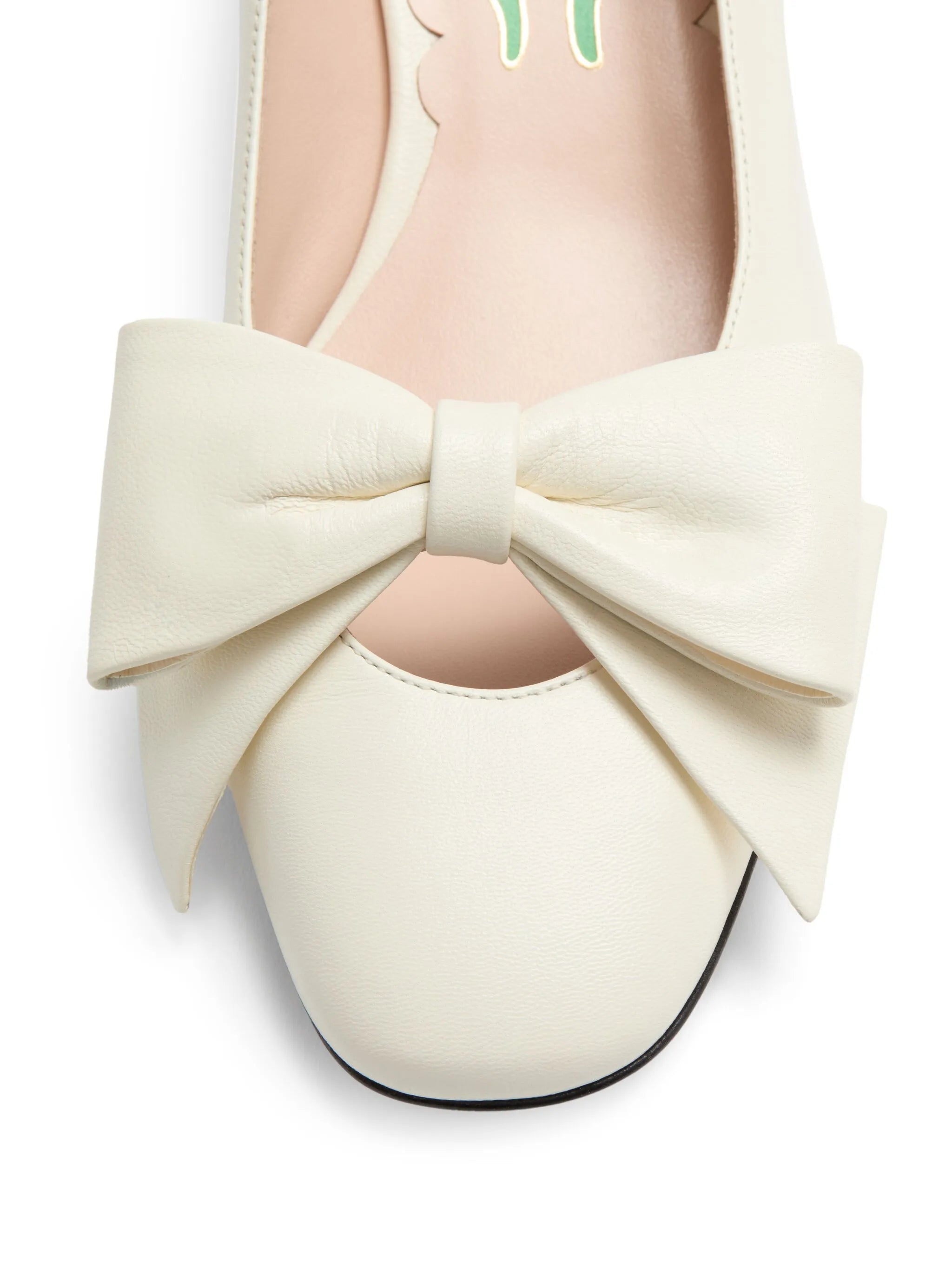 bow detail pumps