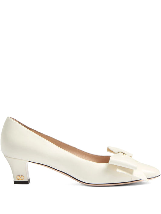 bow detail pumps