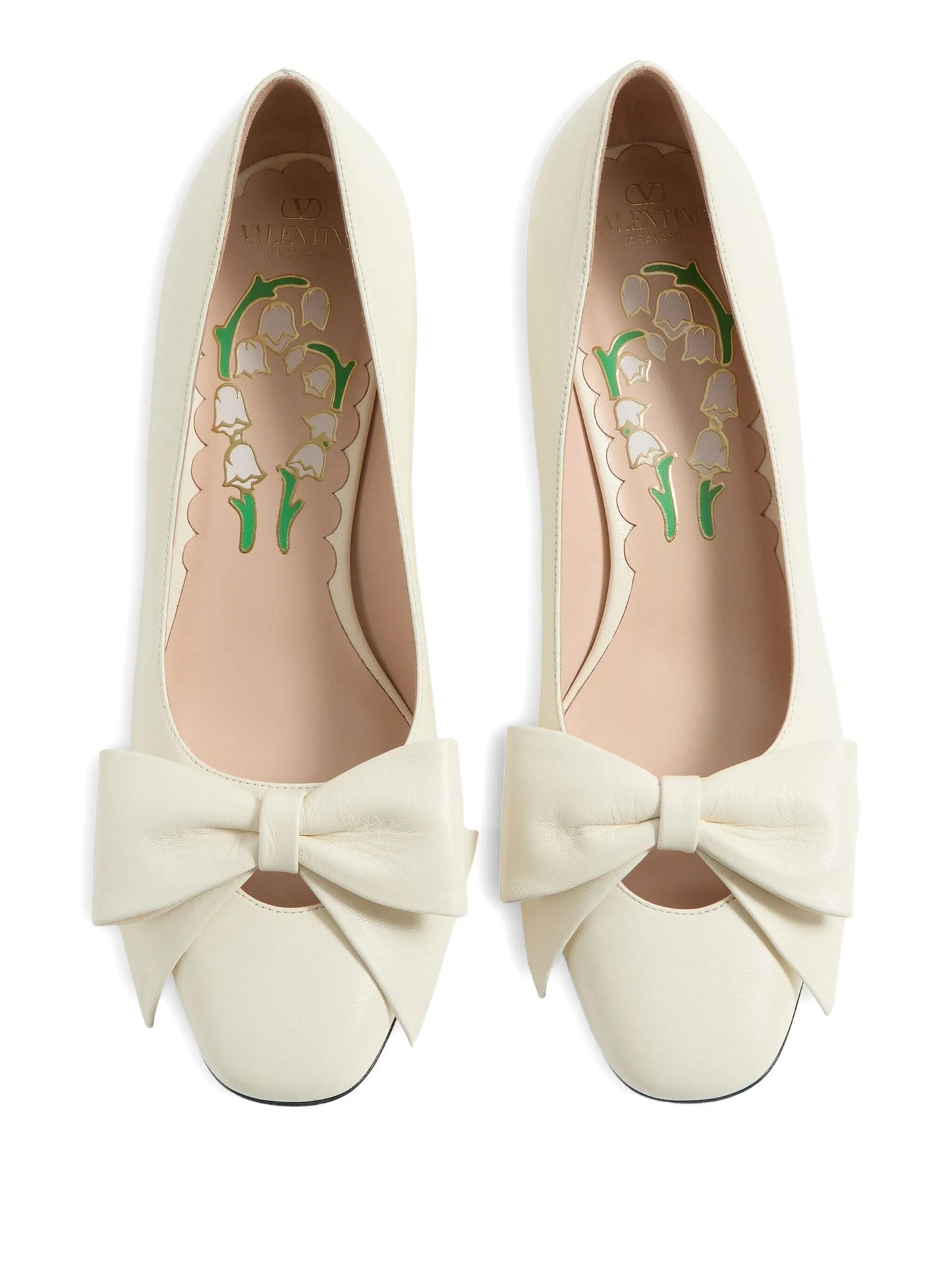 bow detail pumps