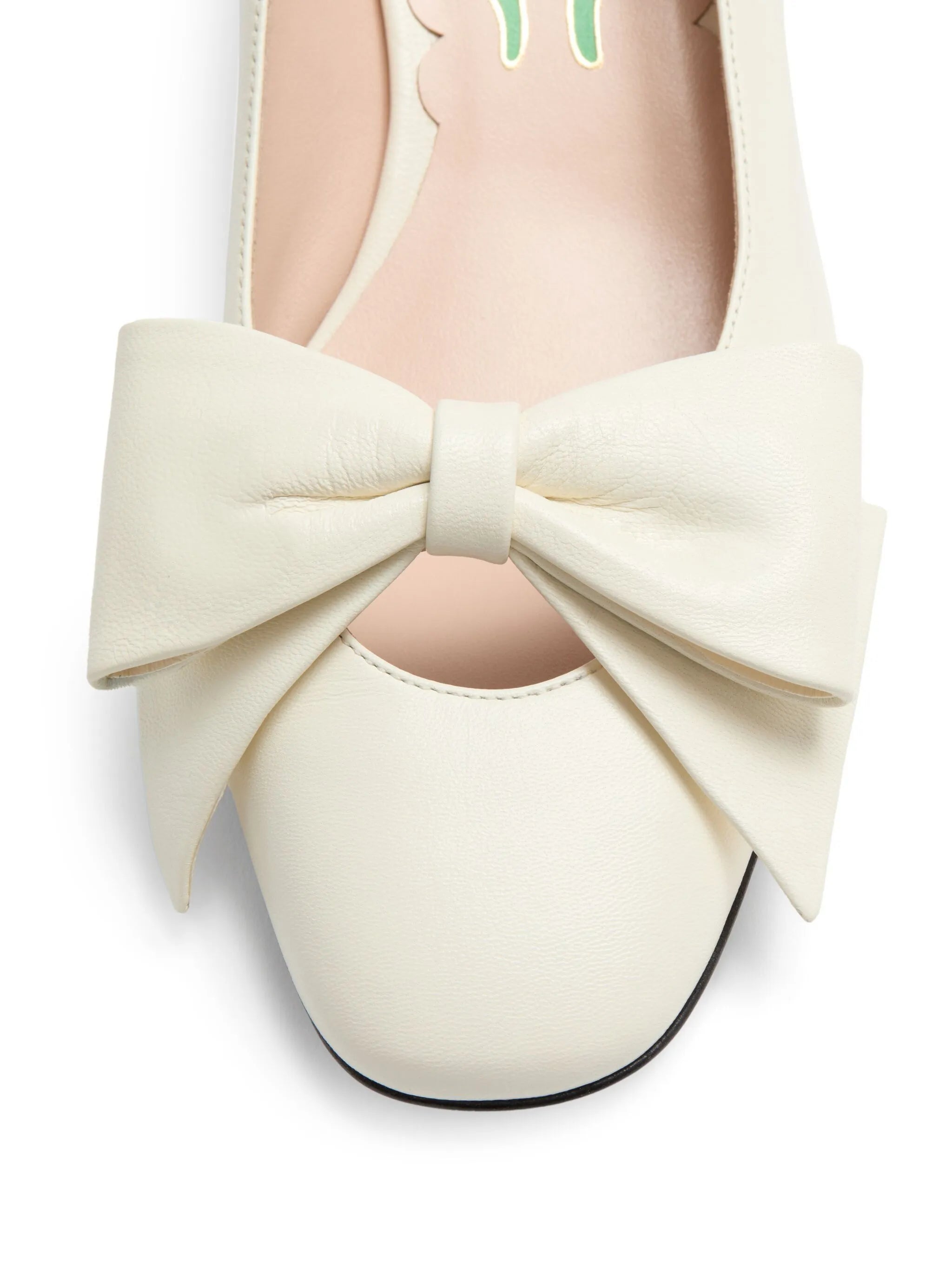 bow detail pumps