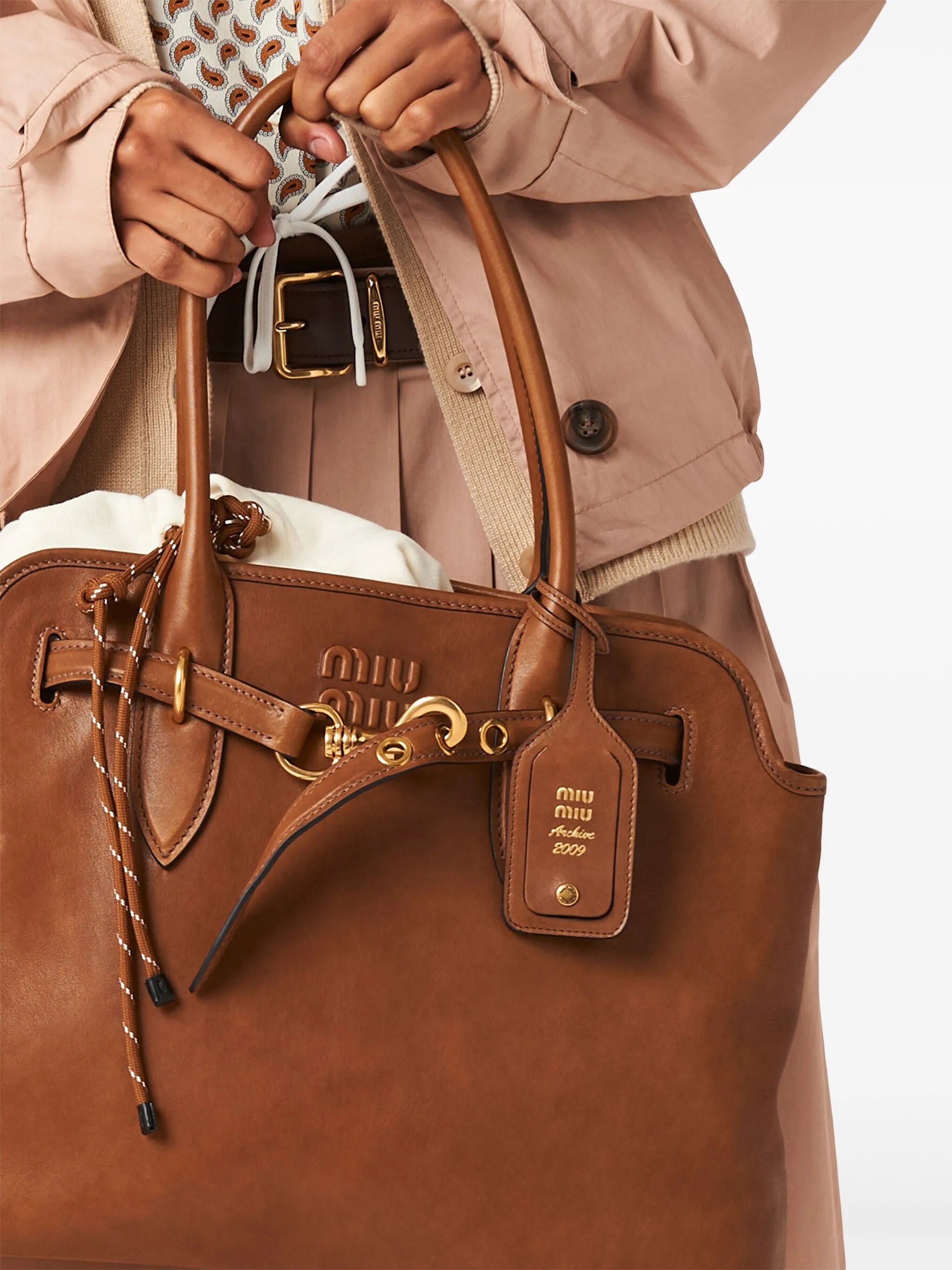 medium Aventure leather tote bag
