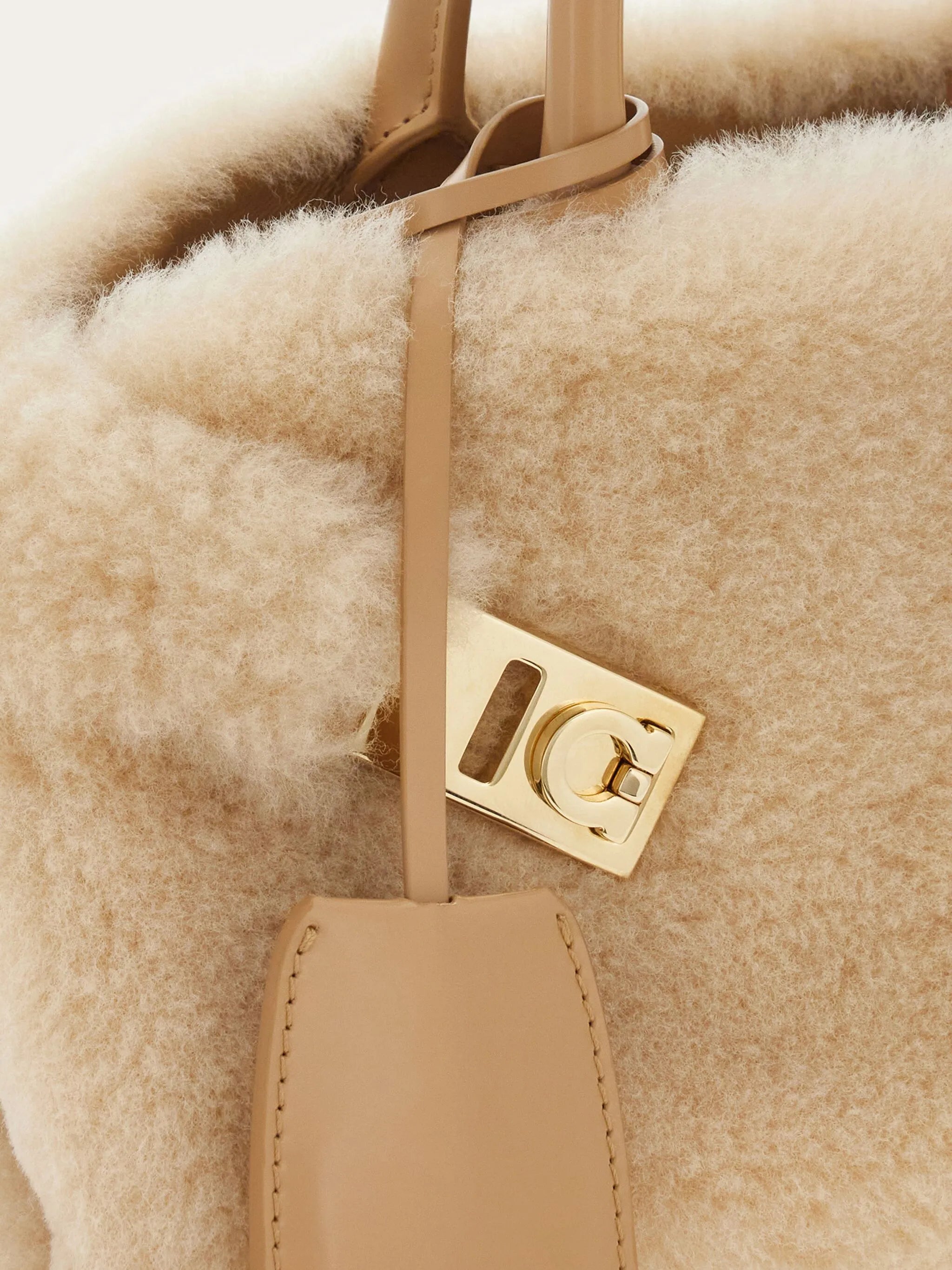 Hug mini bag