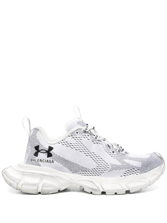 3XL sneakers