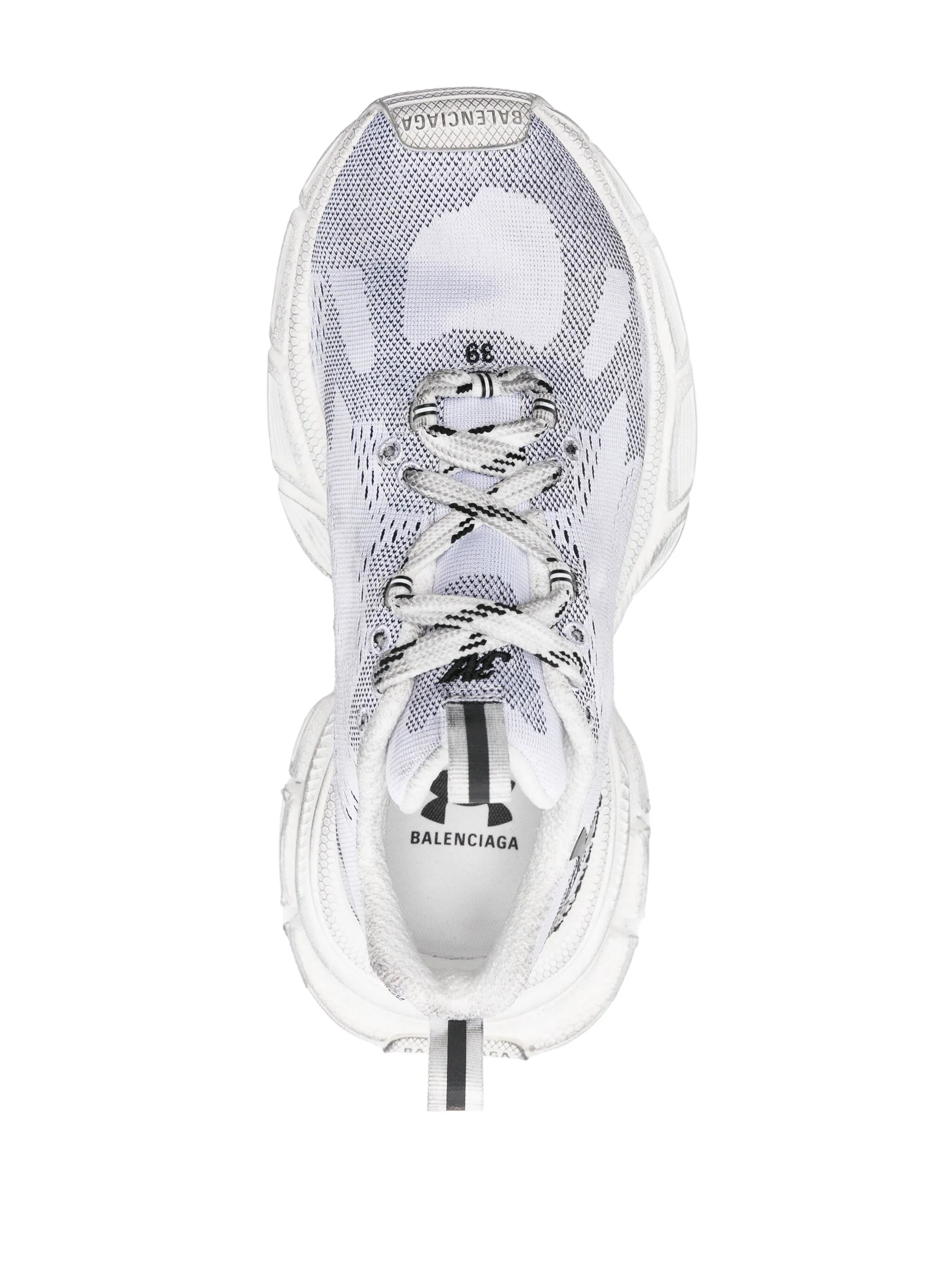 x Under Armour 3XL sneakers