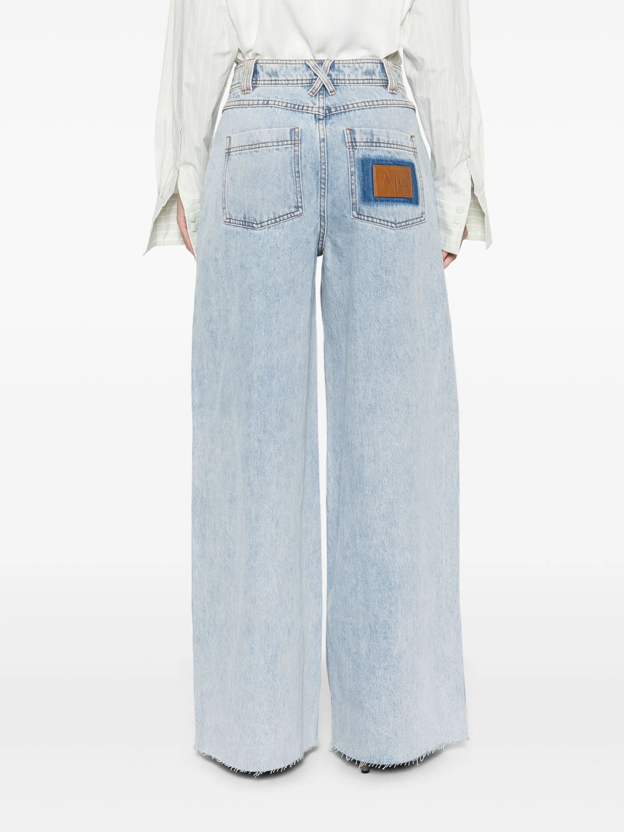 Aura jeans