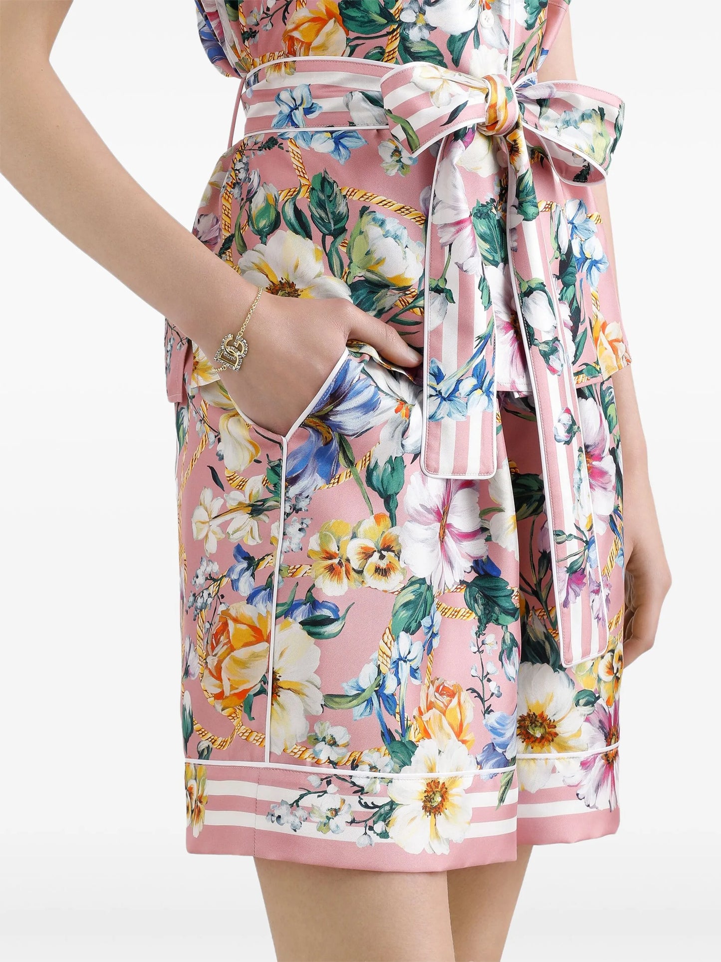 floral-print satin shorts