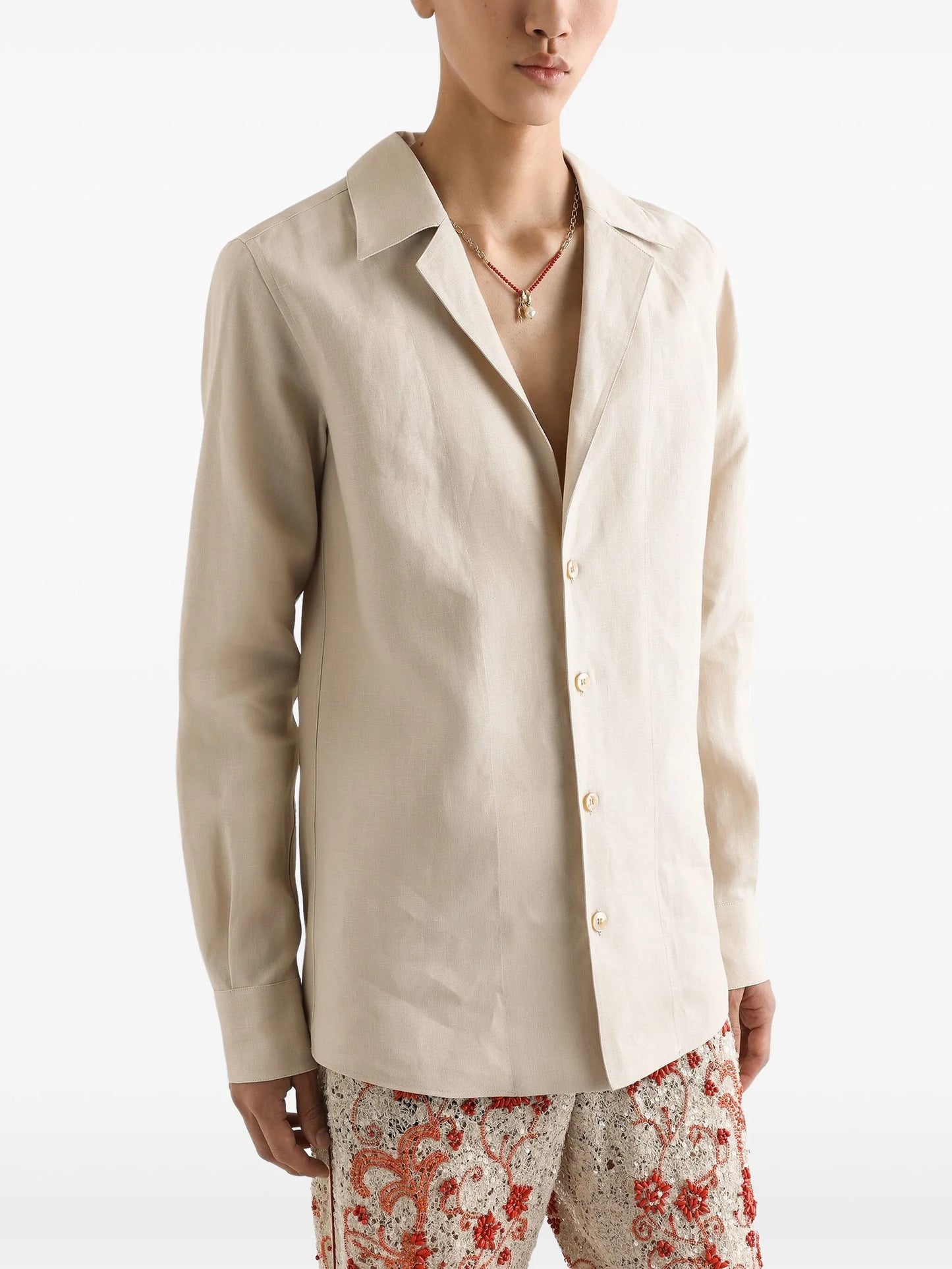 peak-lapel collar shirt