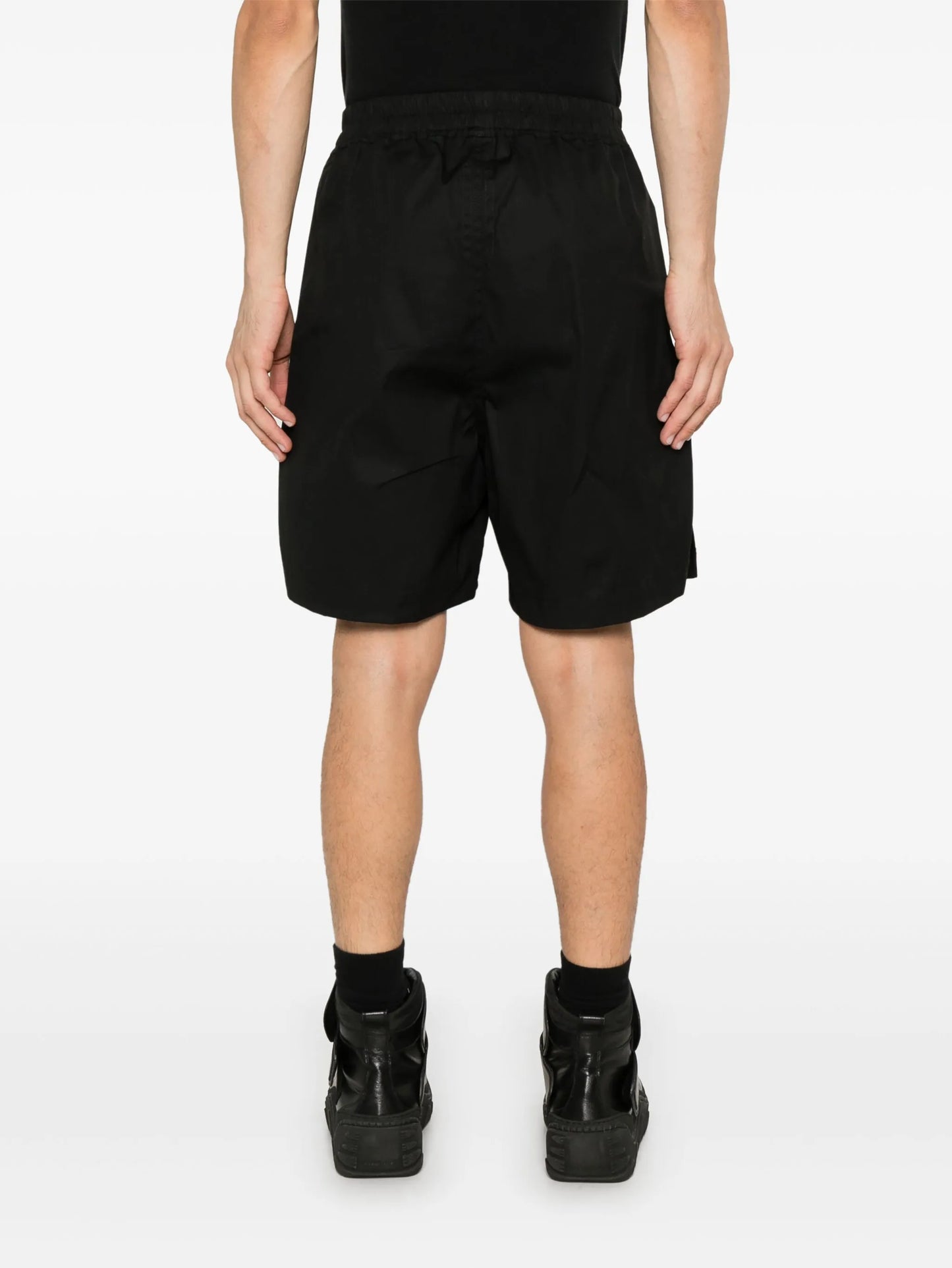 drawstring-waist shorts