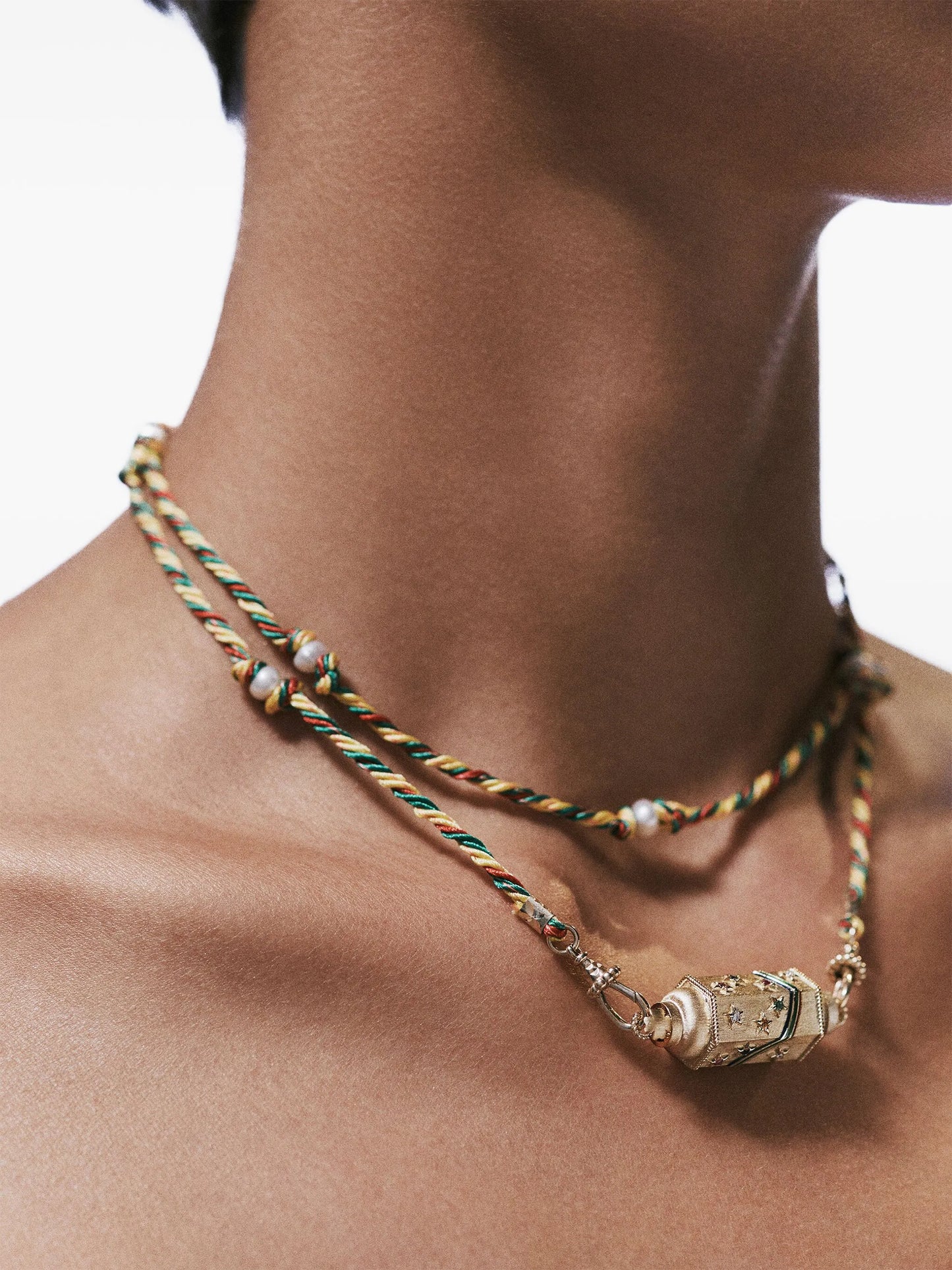 14K yellow gold Lien locket necklace
