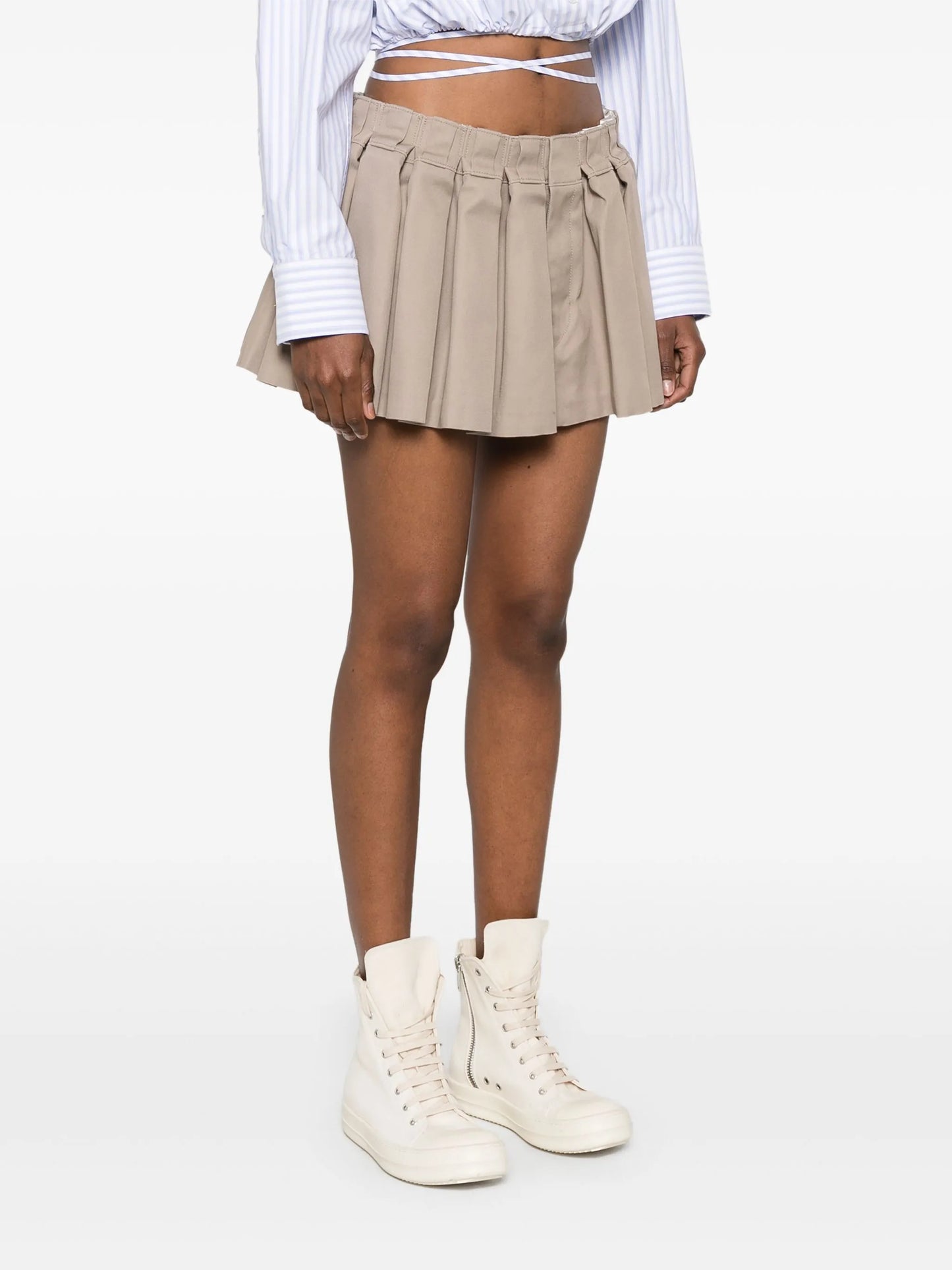pleated miniskirt