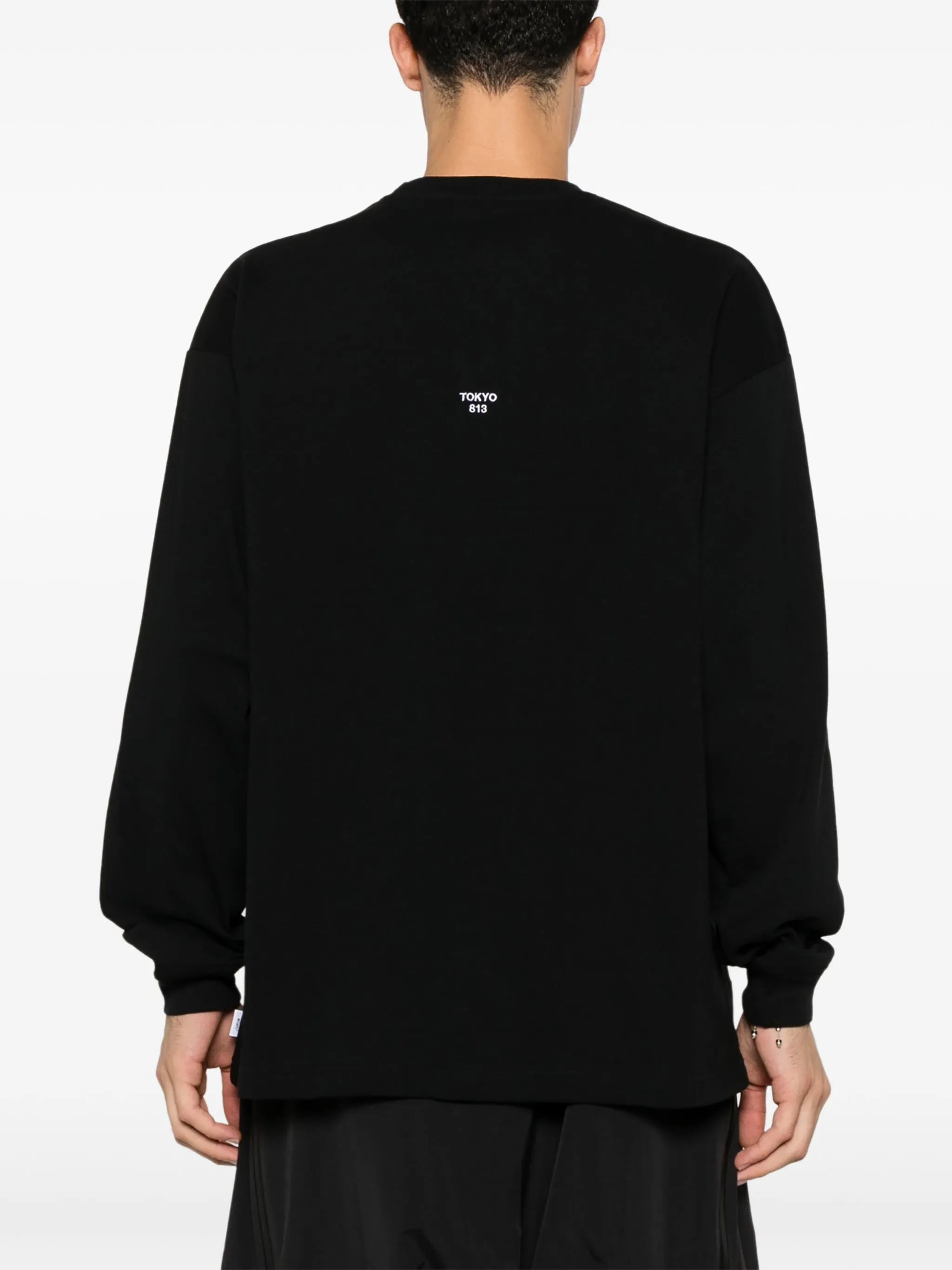 logo-embroidered T-shirt