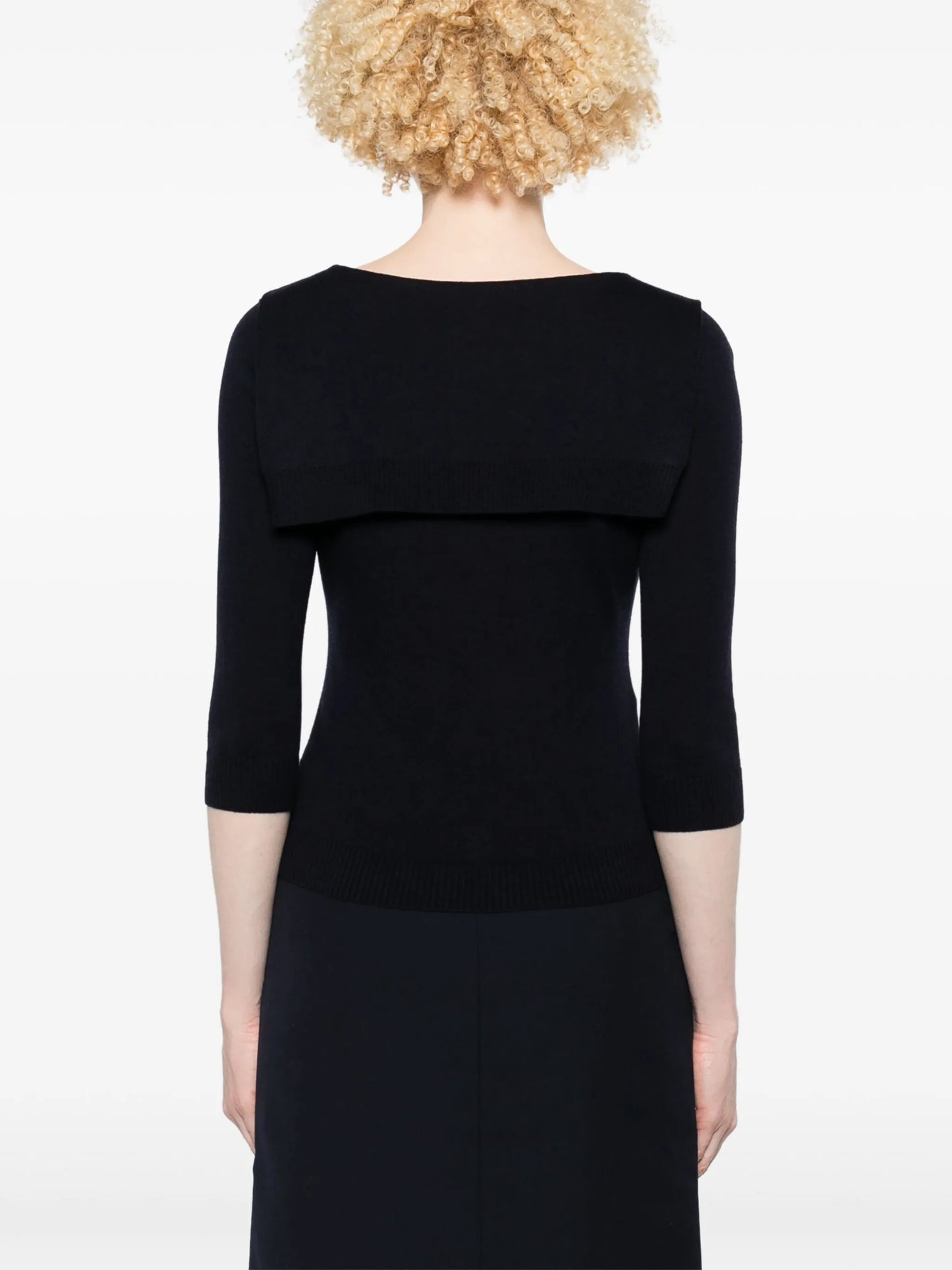 tie-fastening sweater