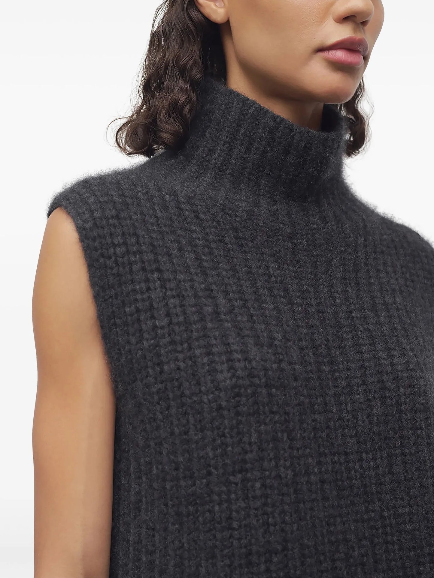 Ilena knitted vest