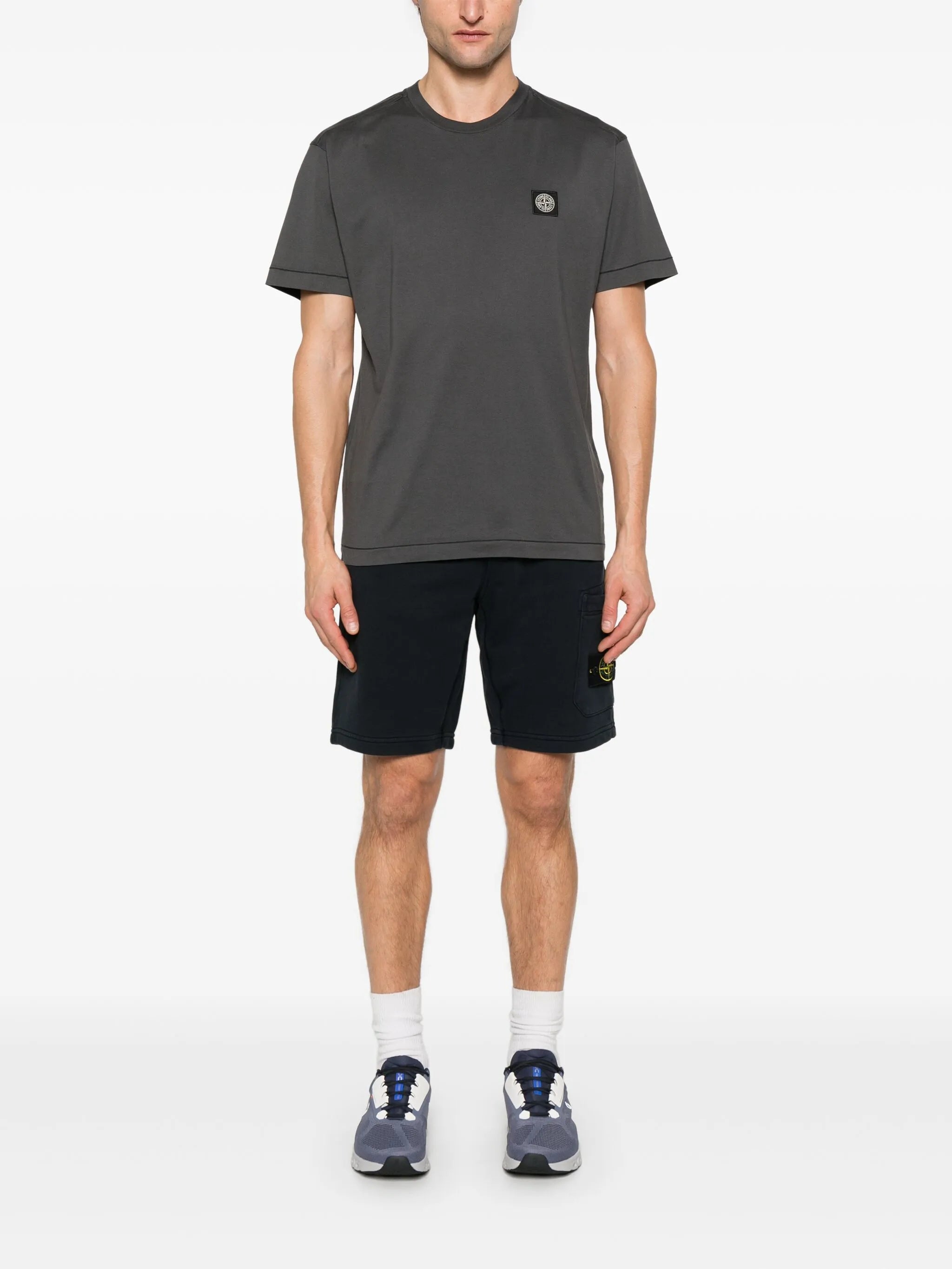 logo-patch cargo shorts
