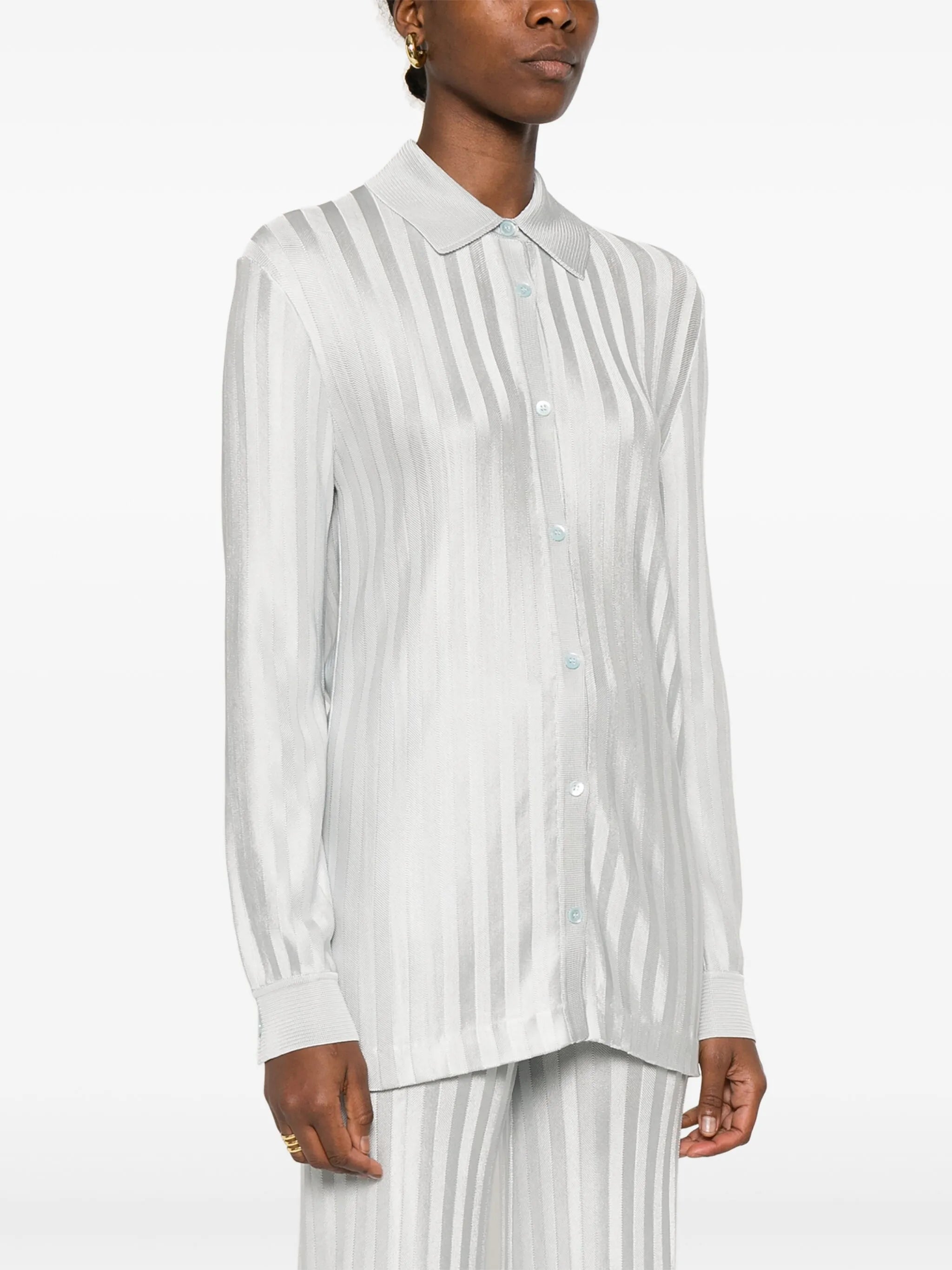 knitted shirt