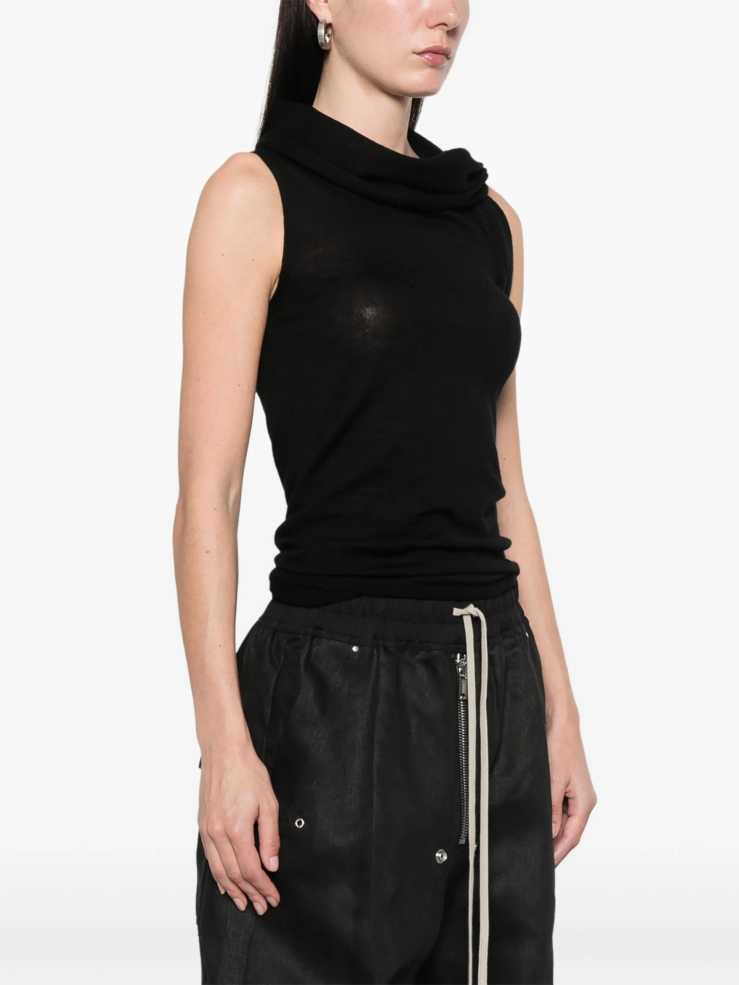 twist-detail top