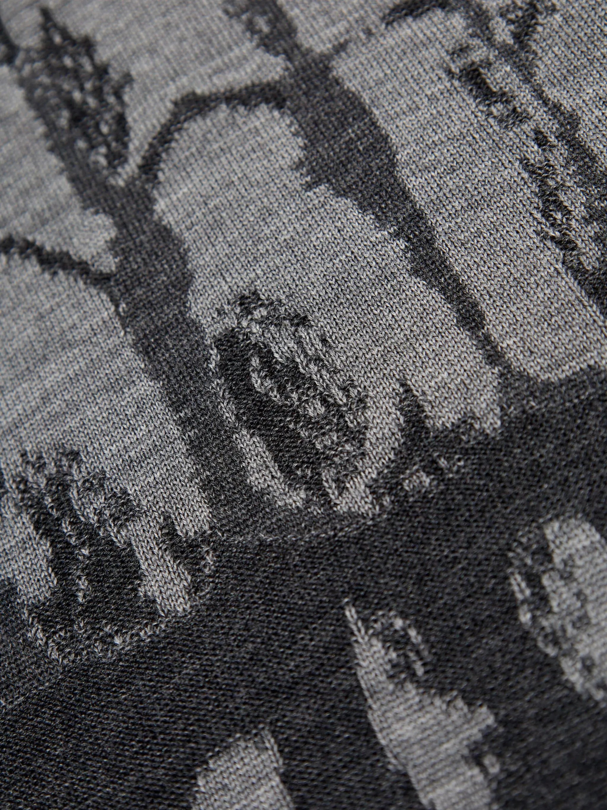 skull-intarsia sweater
