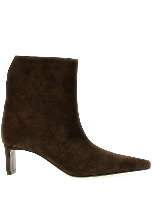 Ona boots