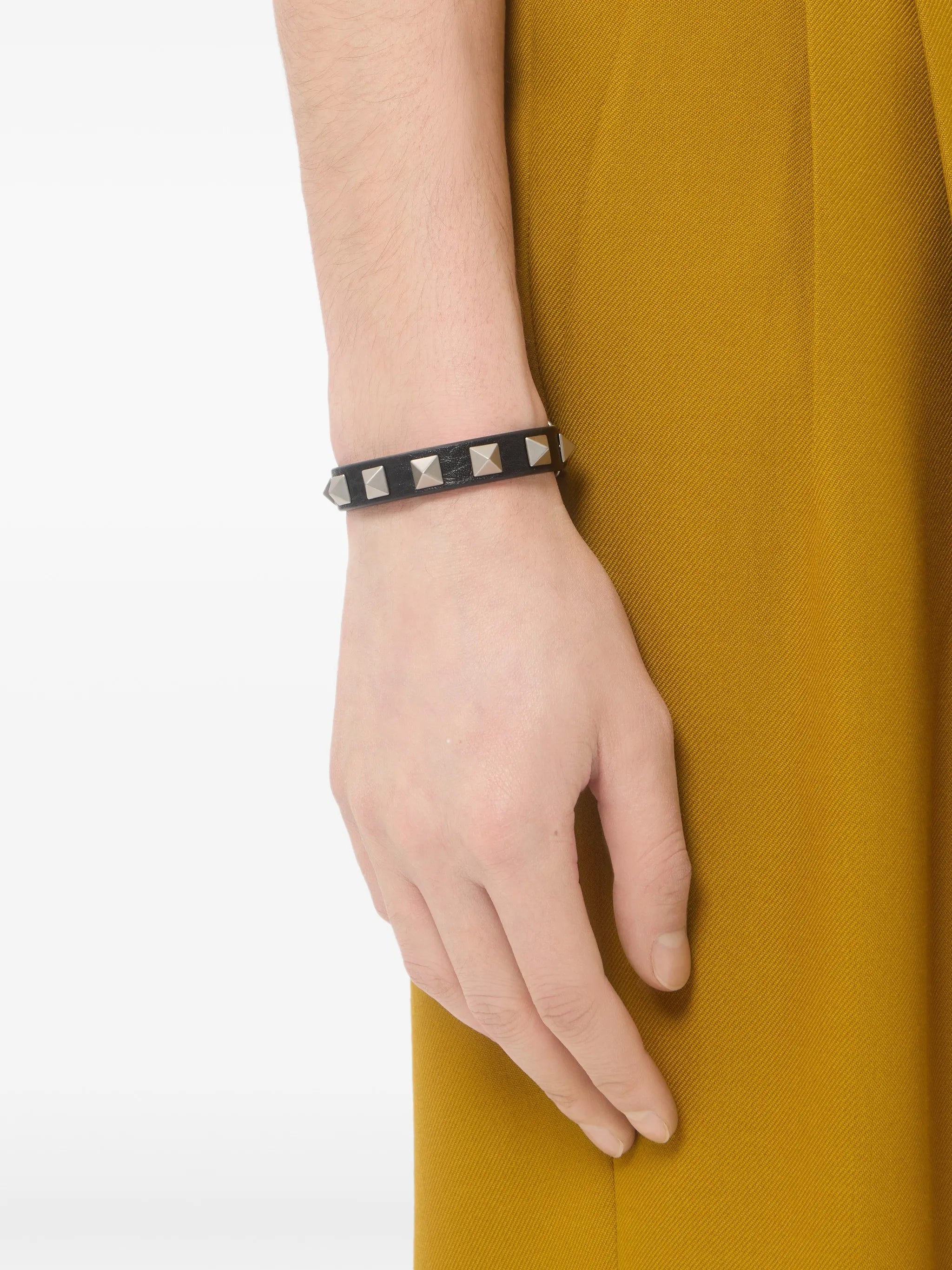 Val Rockstud leather bracelet