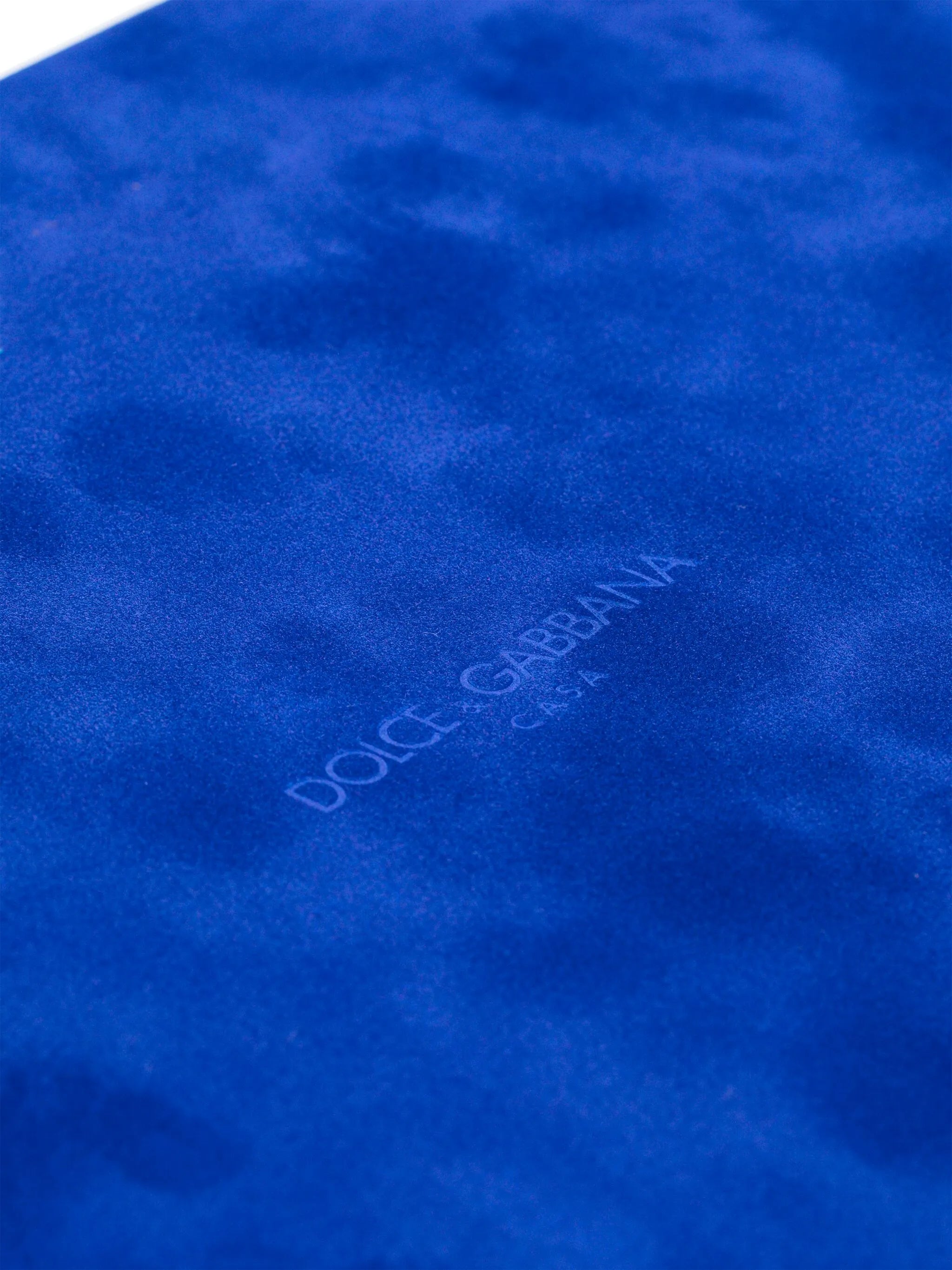 logo-engraved tray