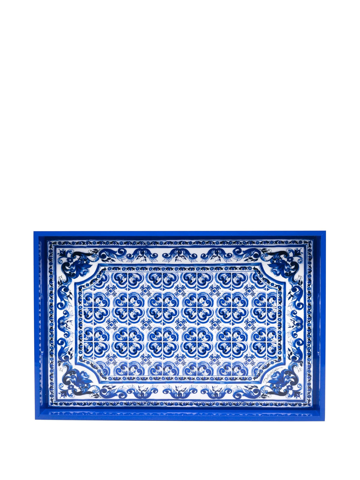 logo-engraved tray