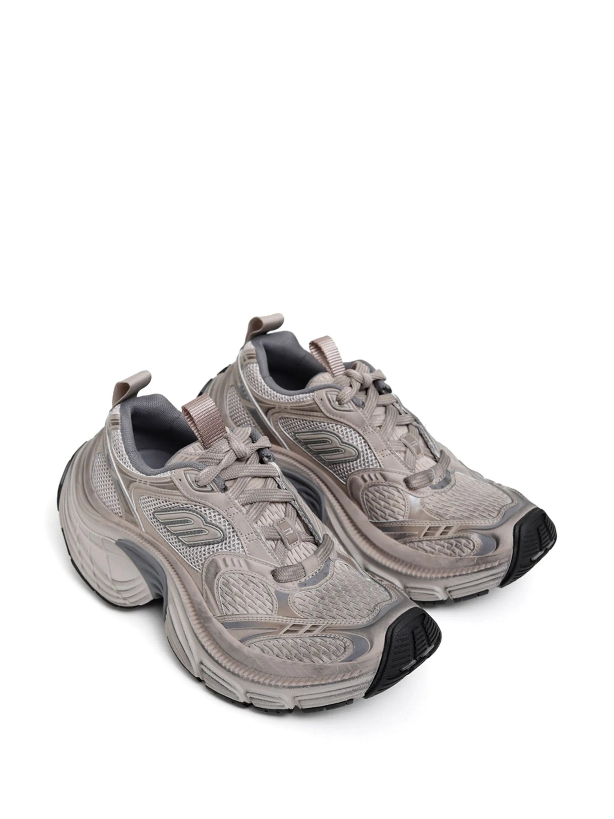 6XL sneakers
