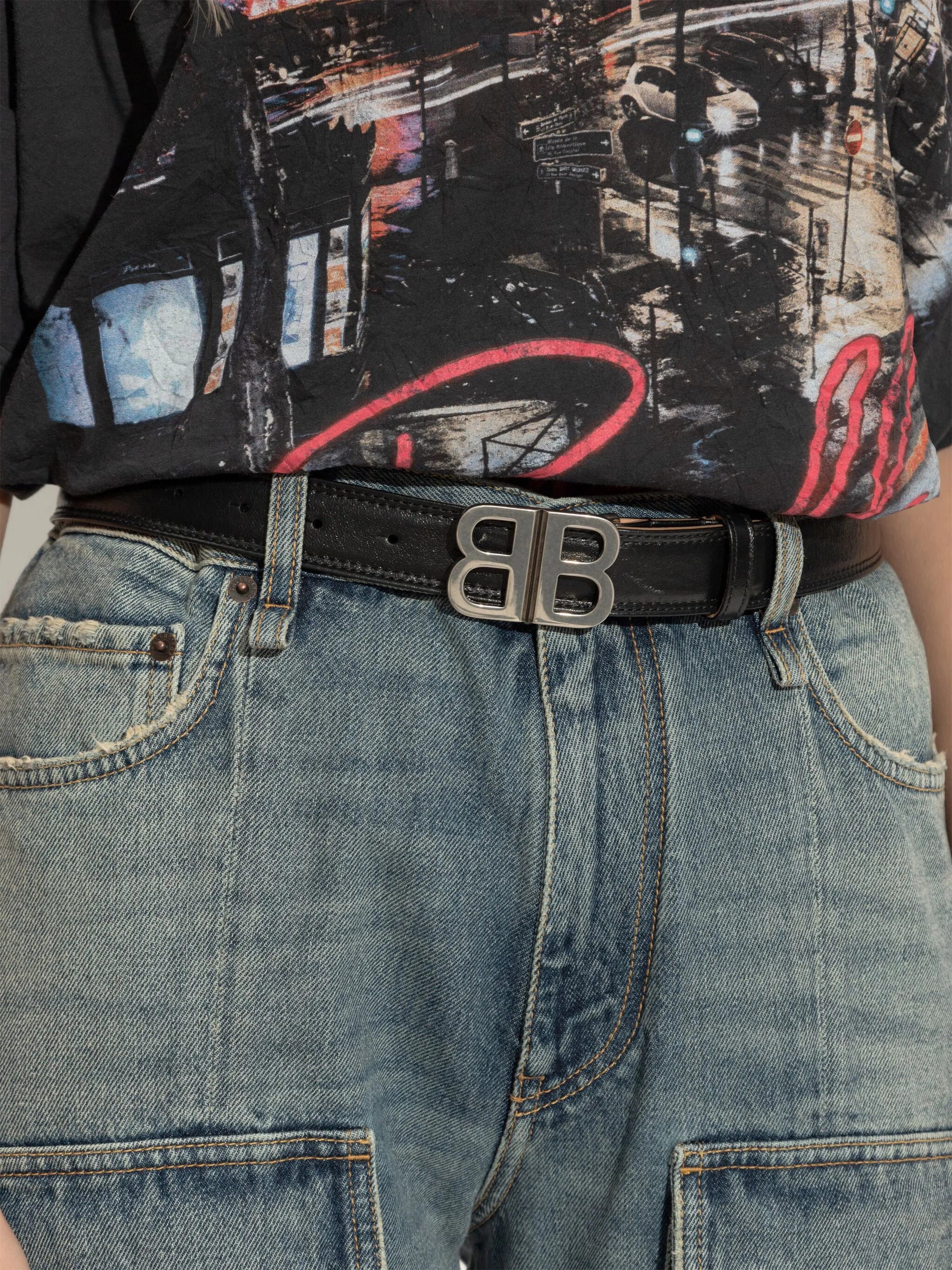 logo-buckle belt