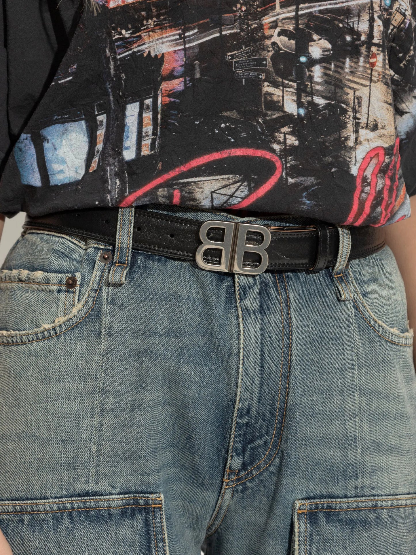 logo-buckle belt
