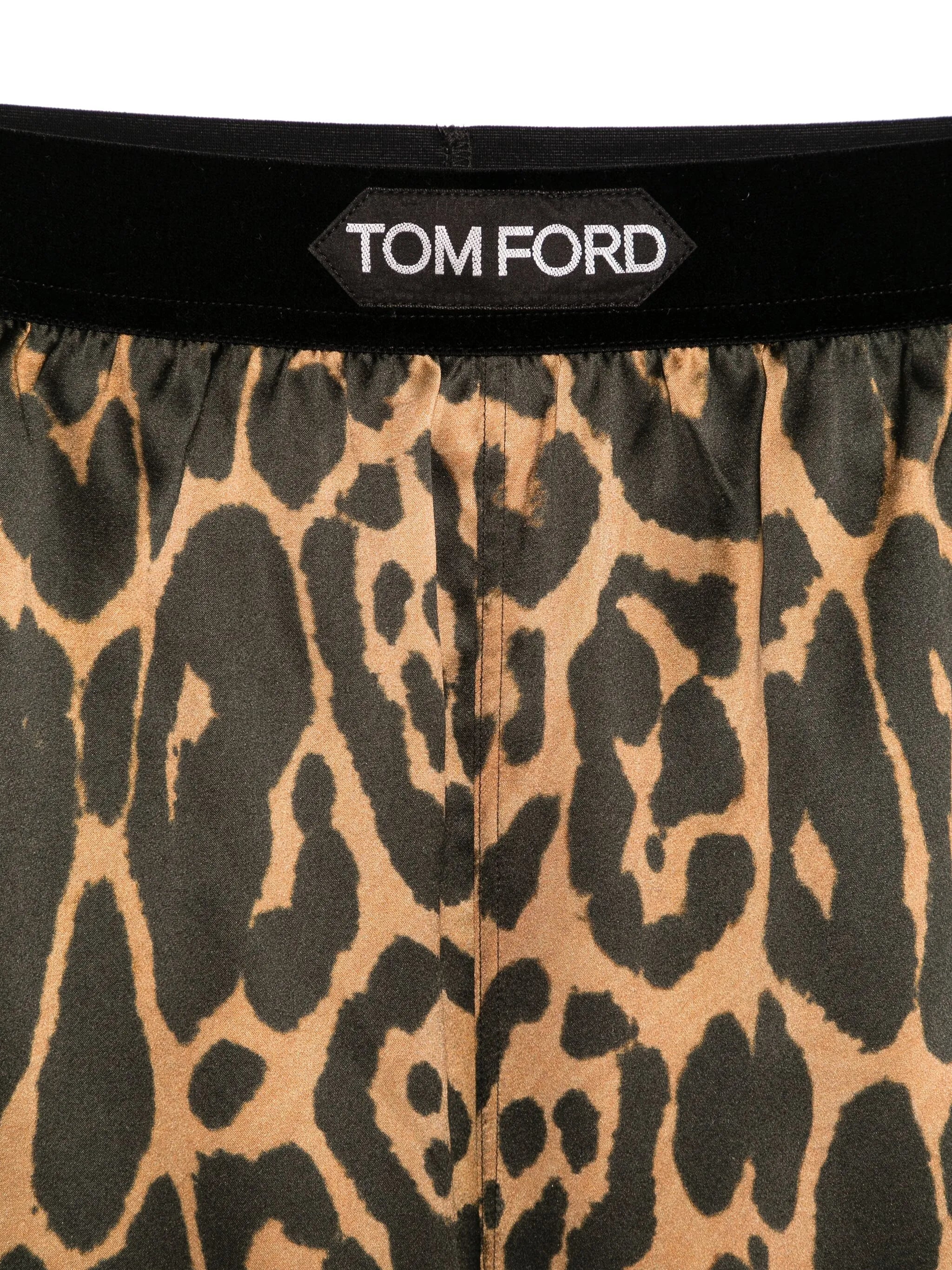 leopard-print boxer shorts