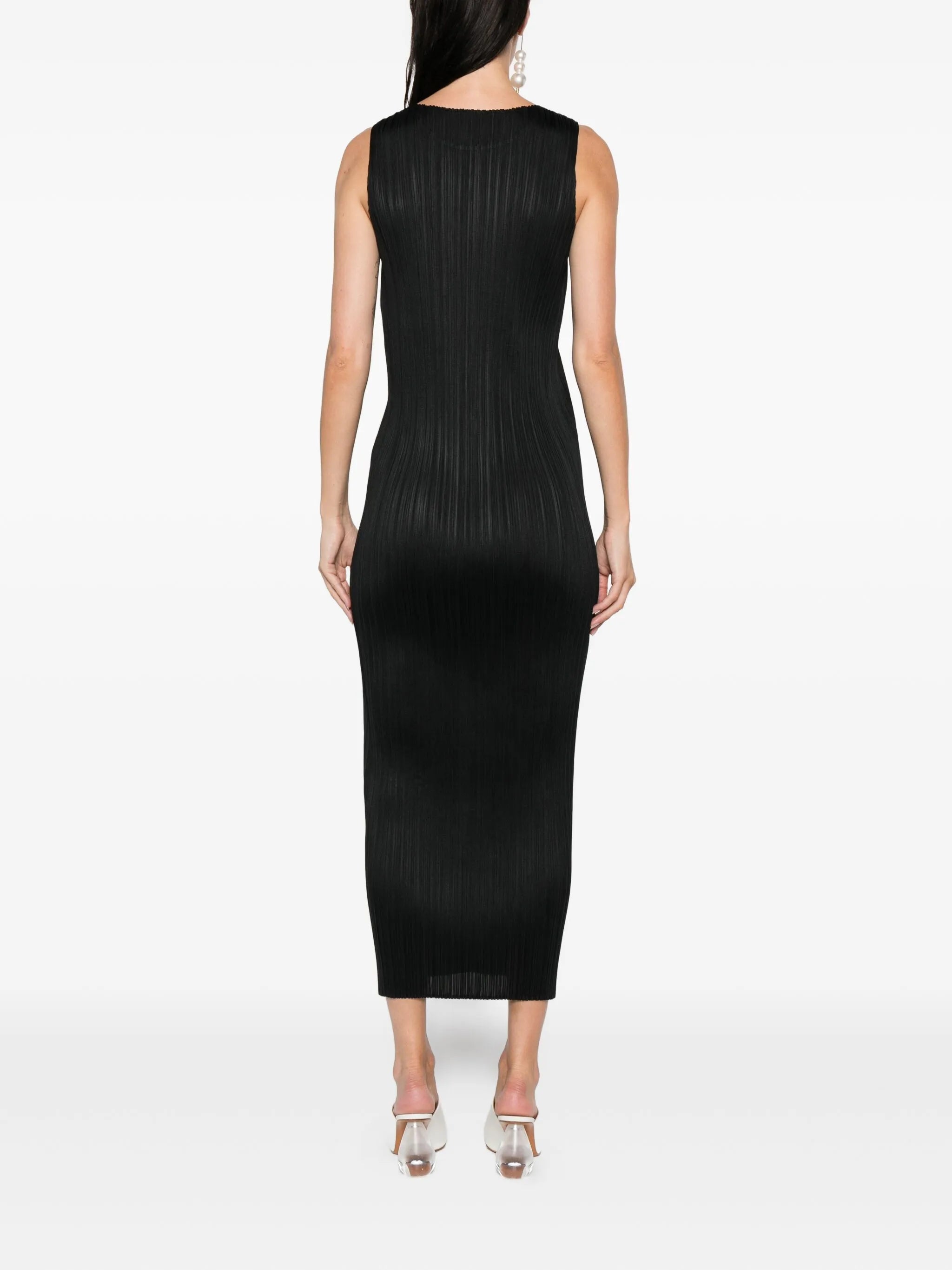 pleated sleeveless midi dress