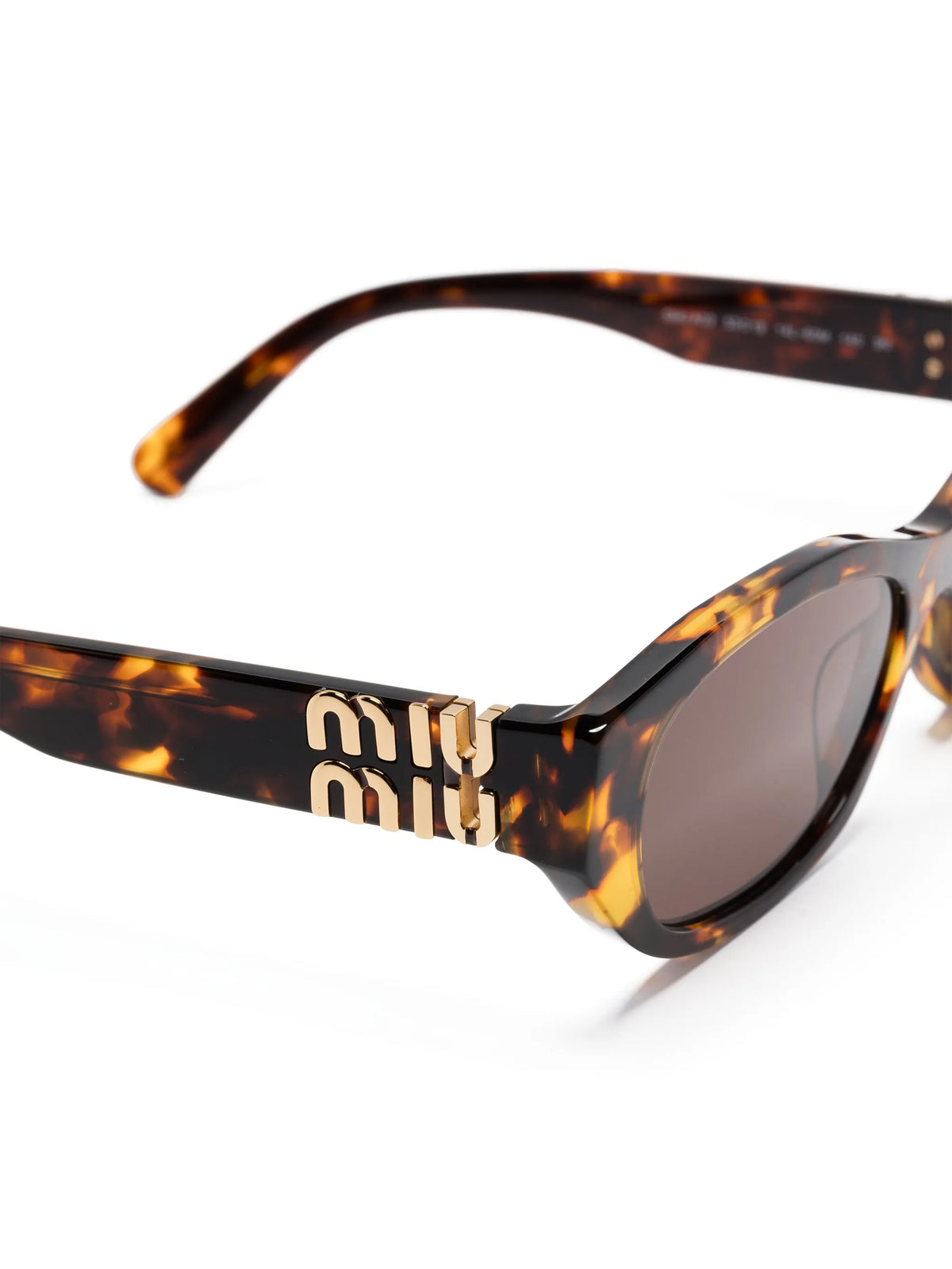 tortoiseshell-effect sunglasses