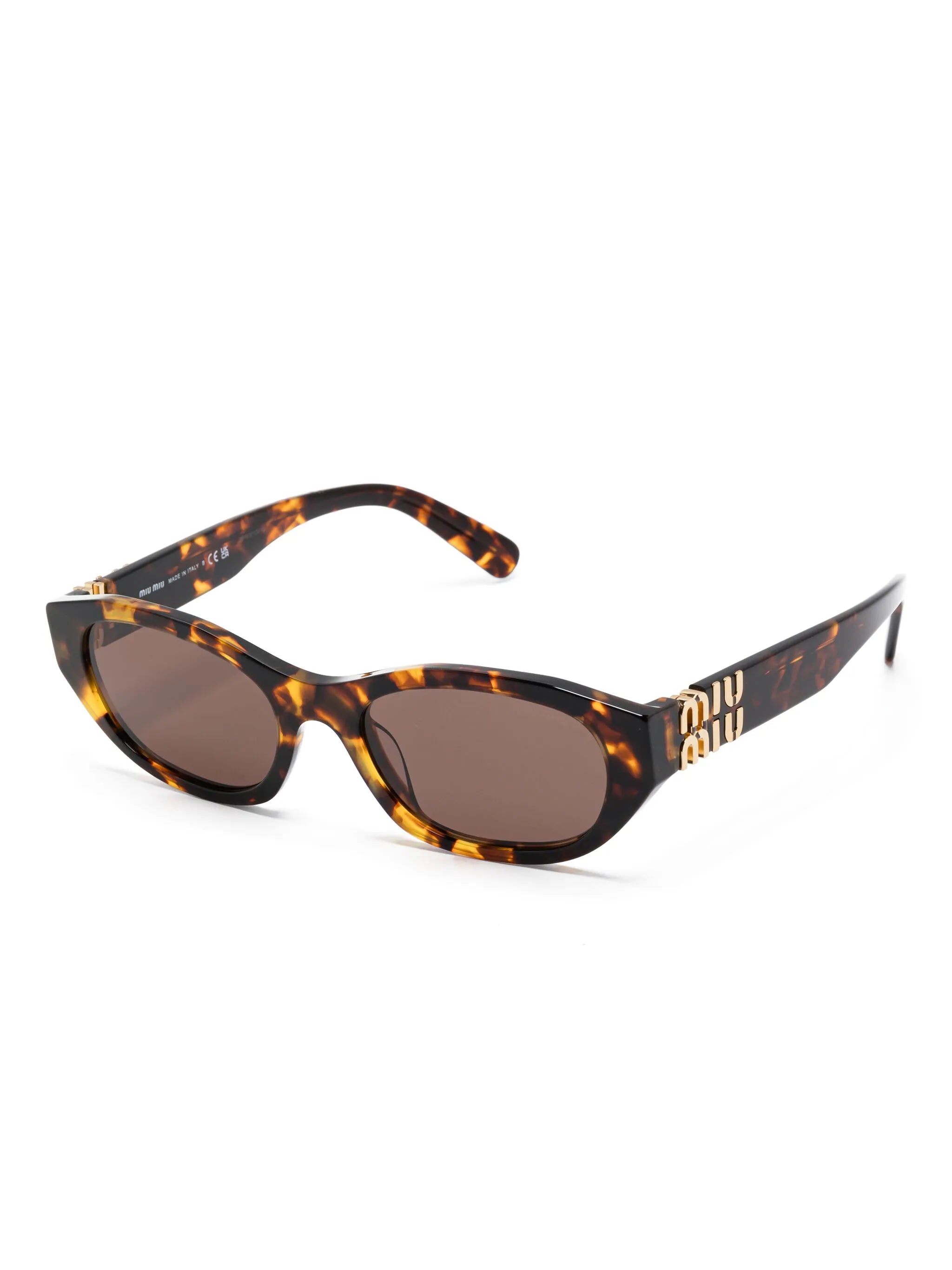 tortoiseshell-effect sunglasses