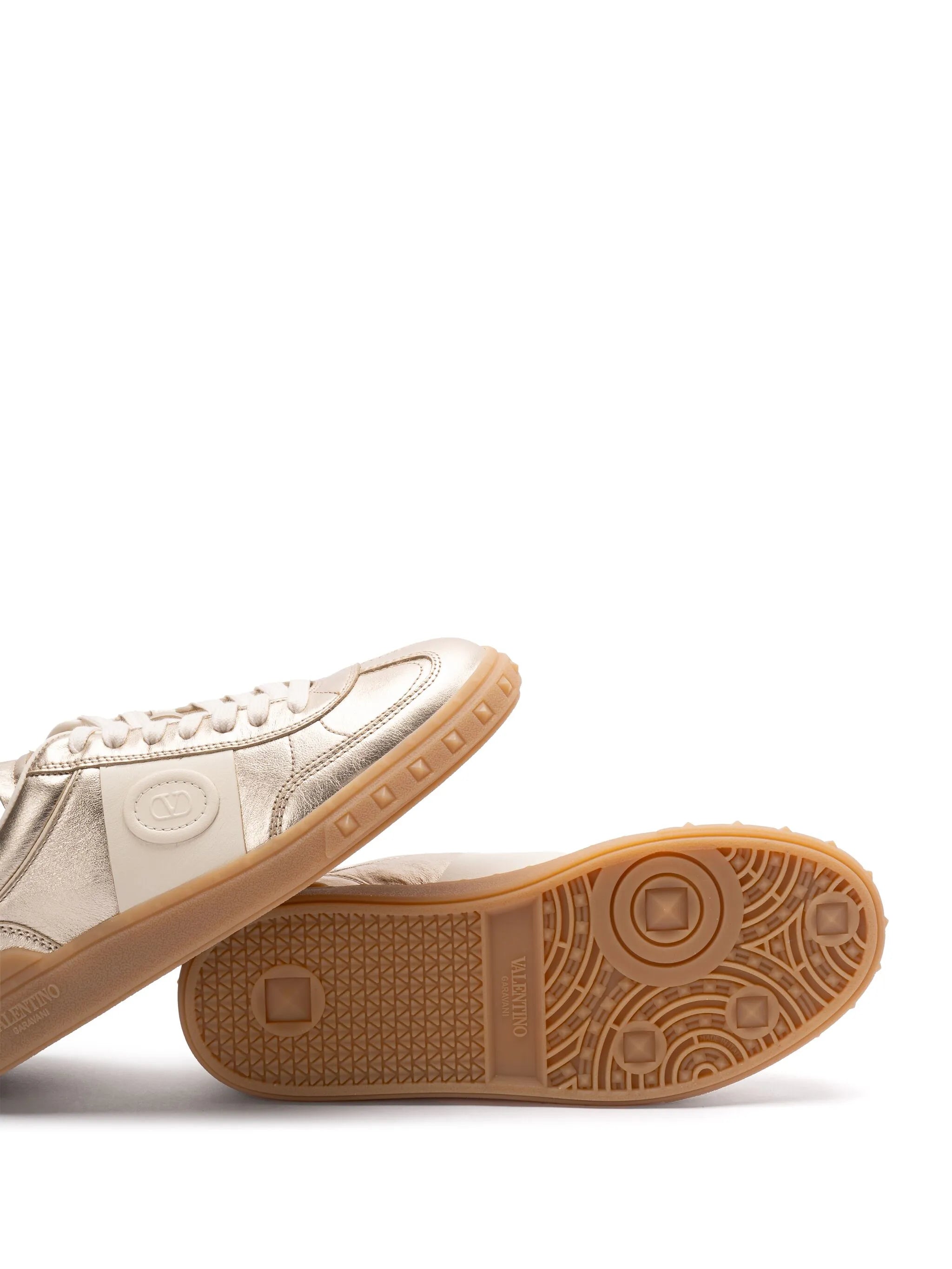 Upvillage sneakers