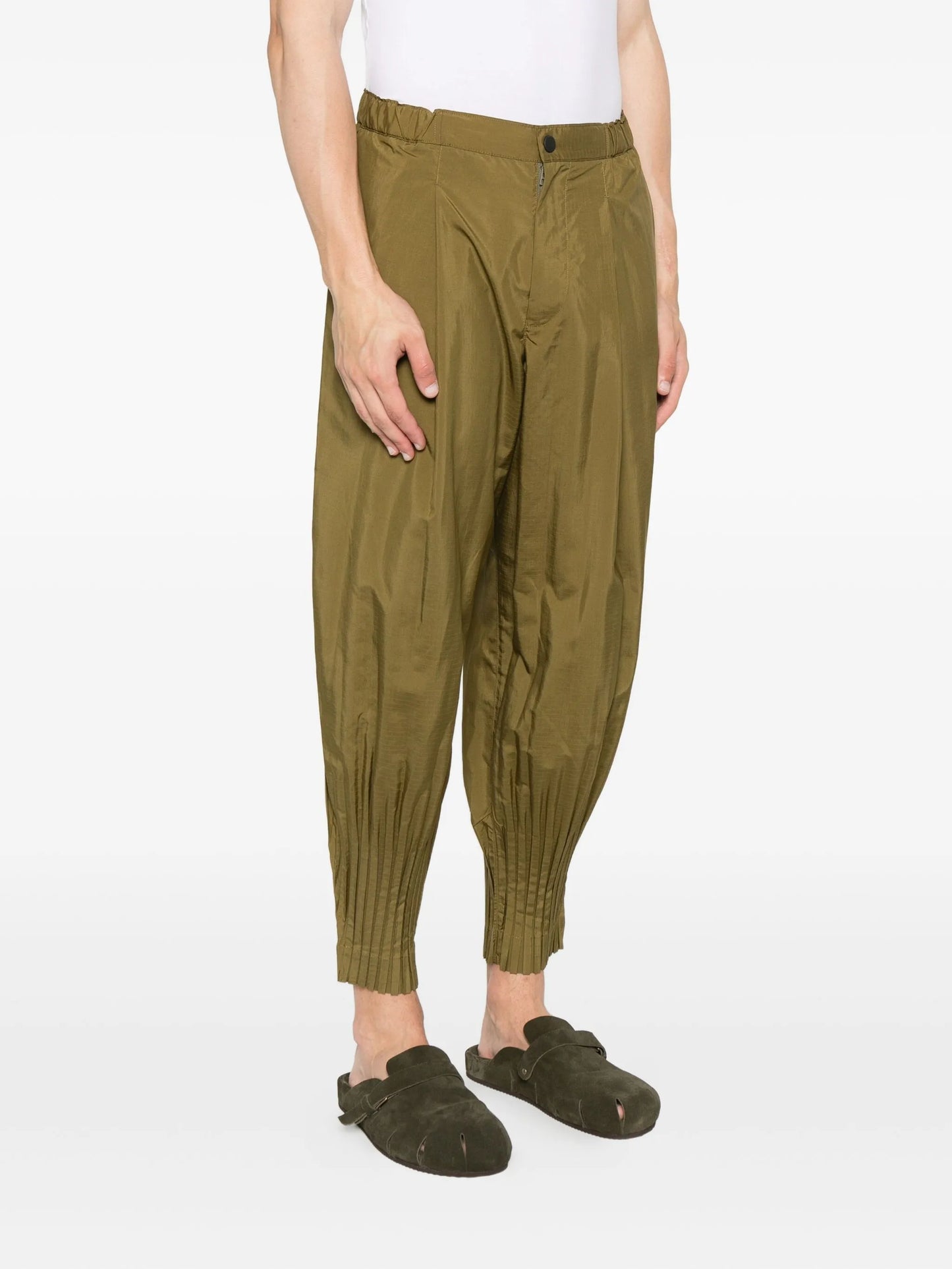 wide-leg trousers