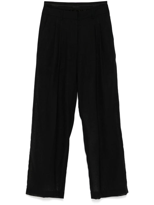 straight-leg trousers