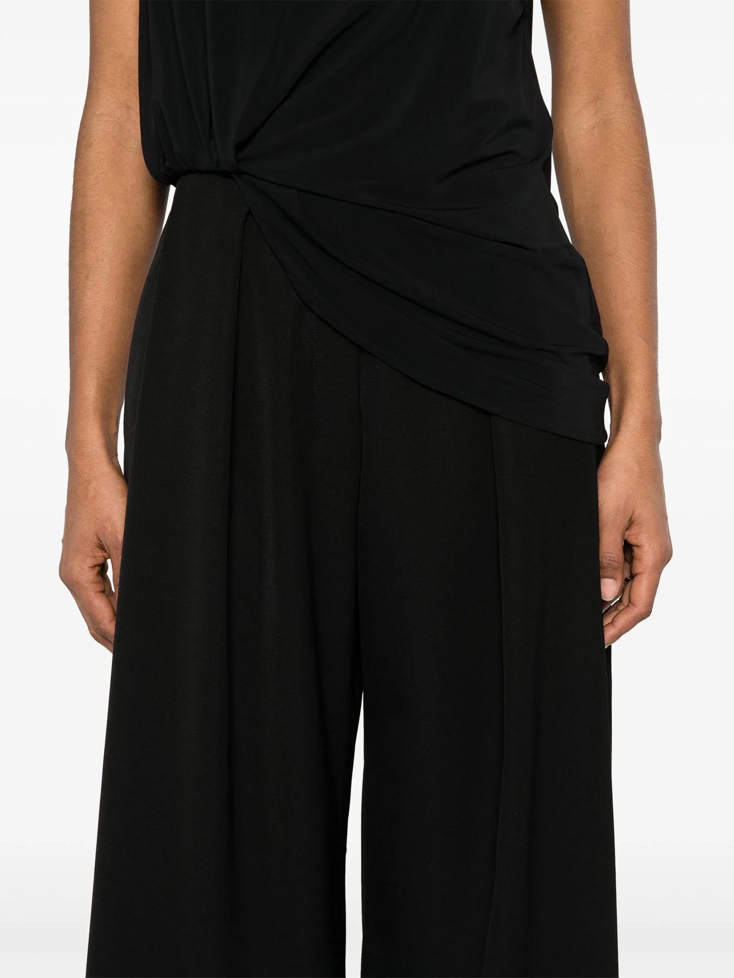 pleated trousers