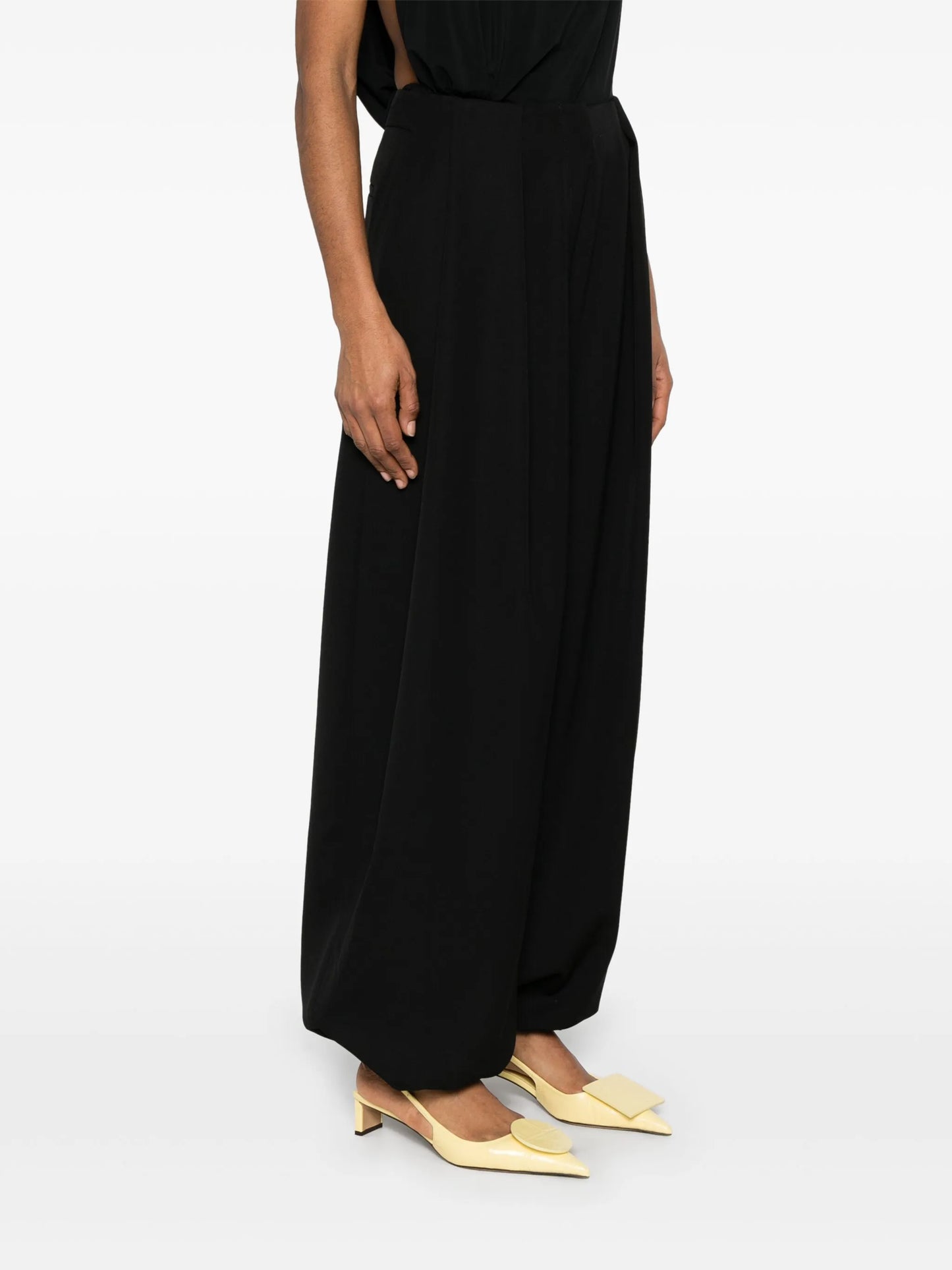 pleated trousers