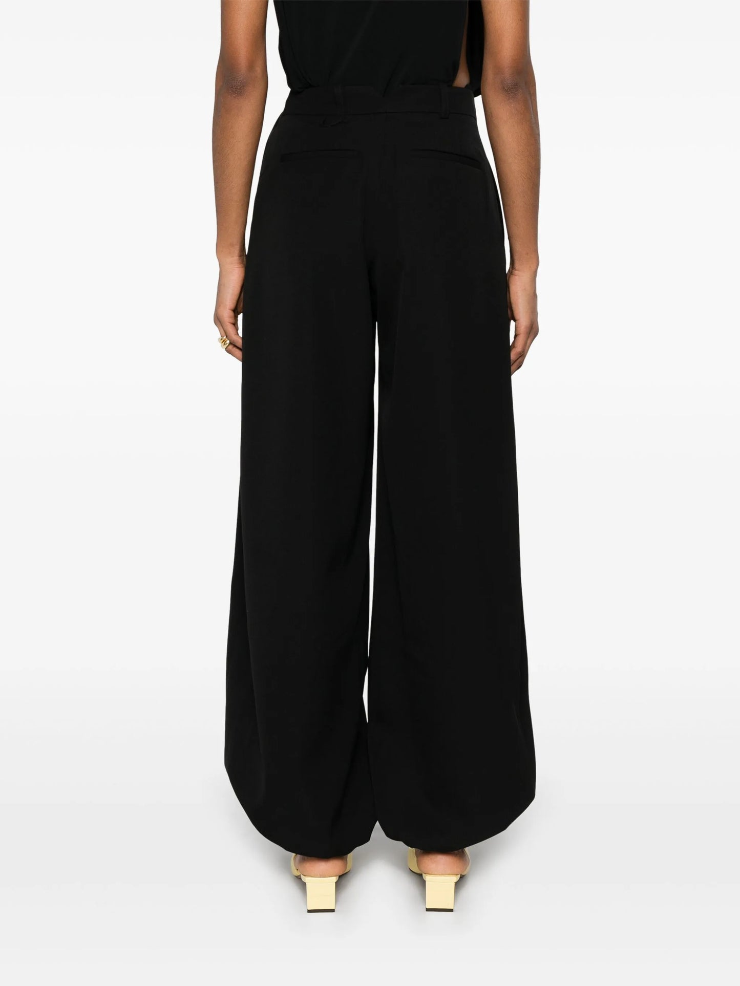 pleated trousers