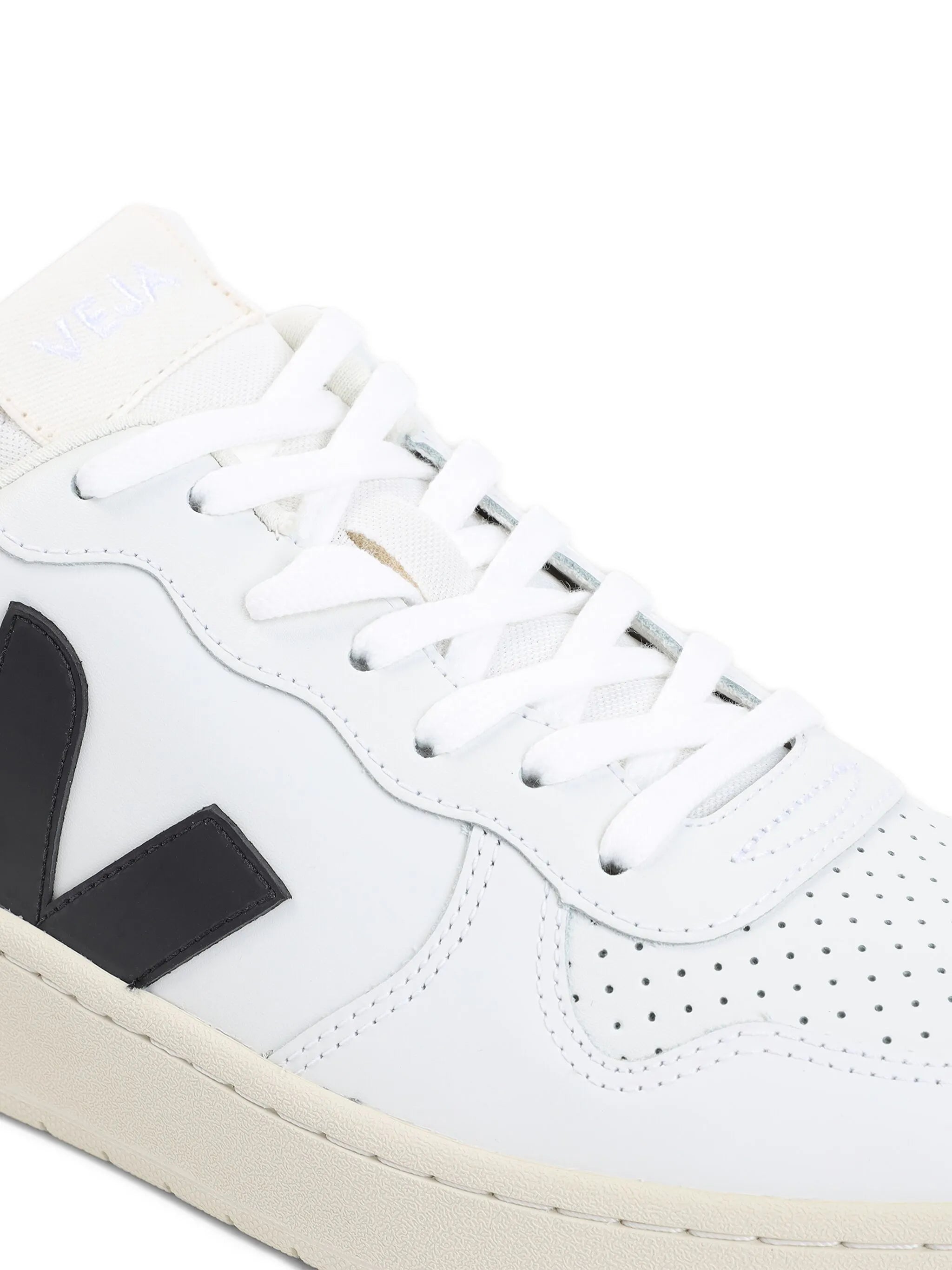 V-10 sneakers