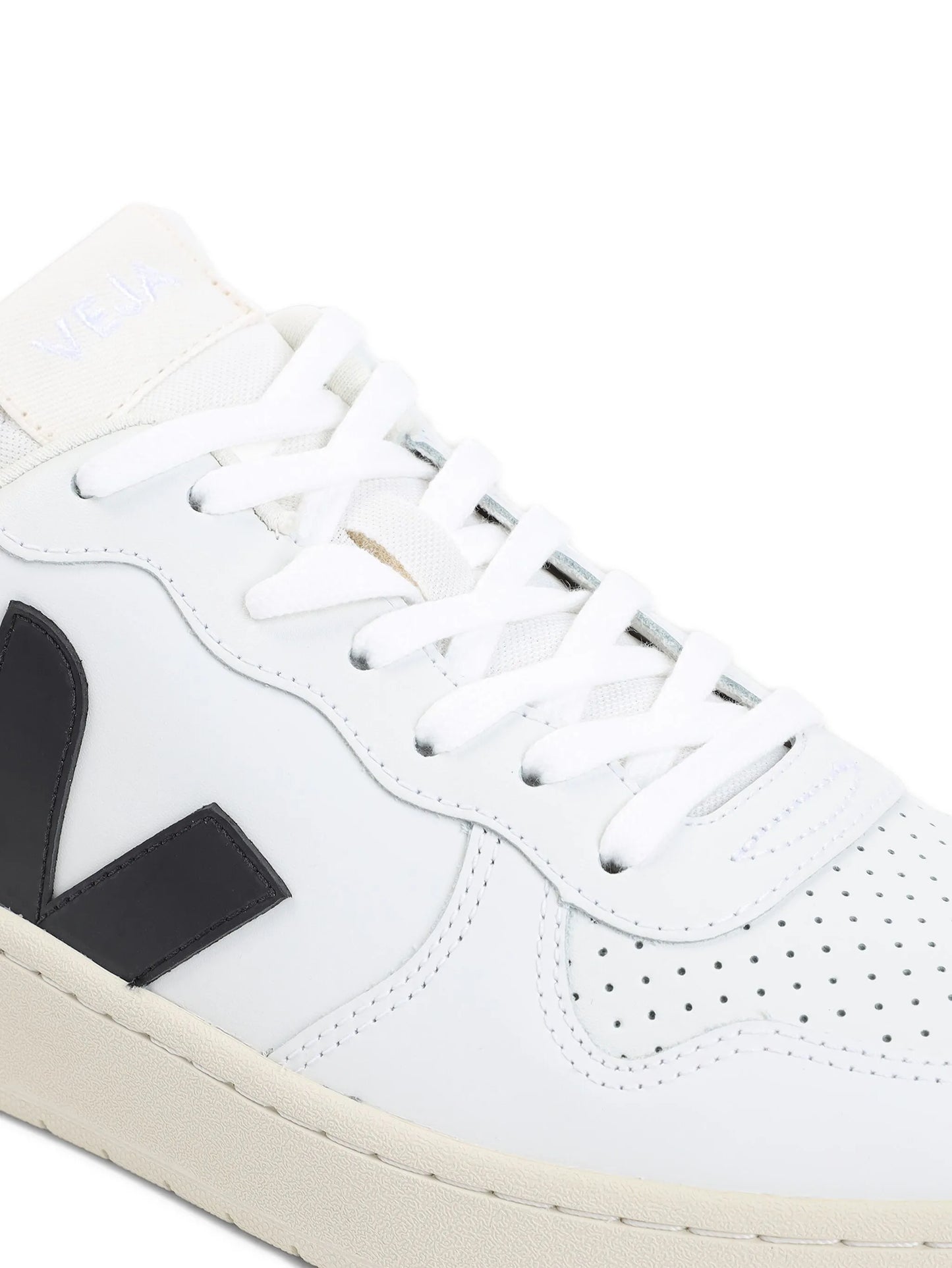 V-10 sneakers