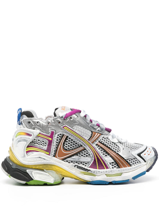 Runner sneakers