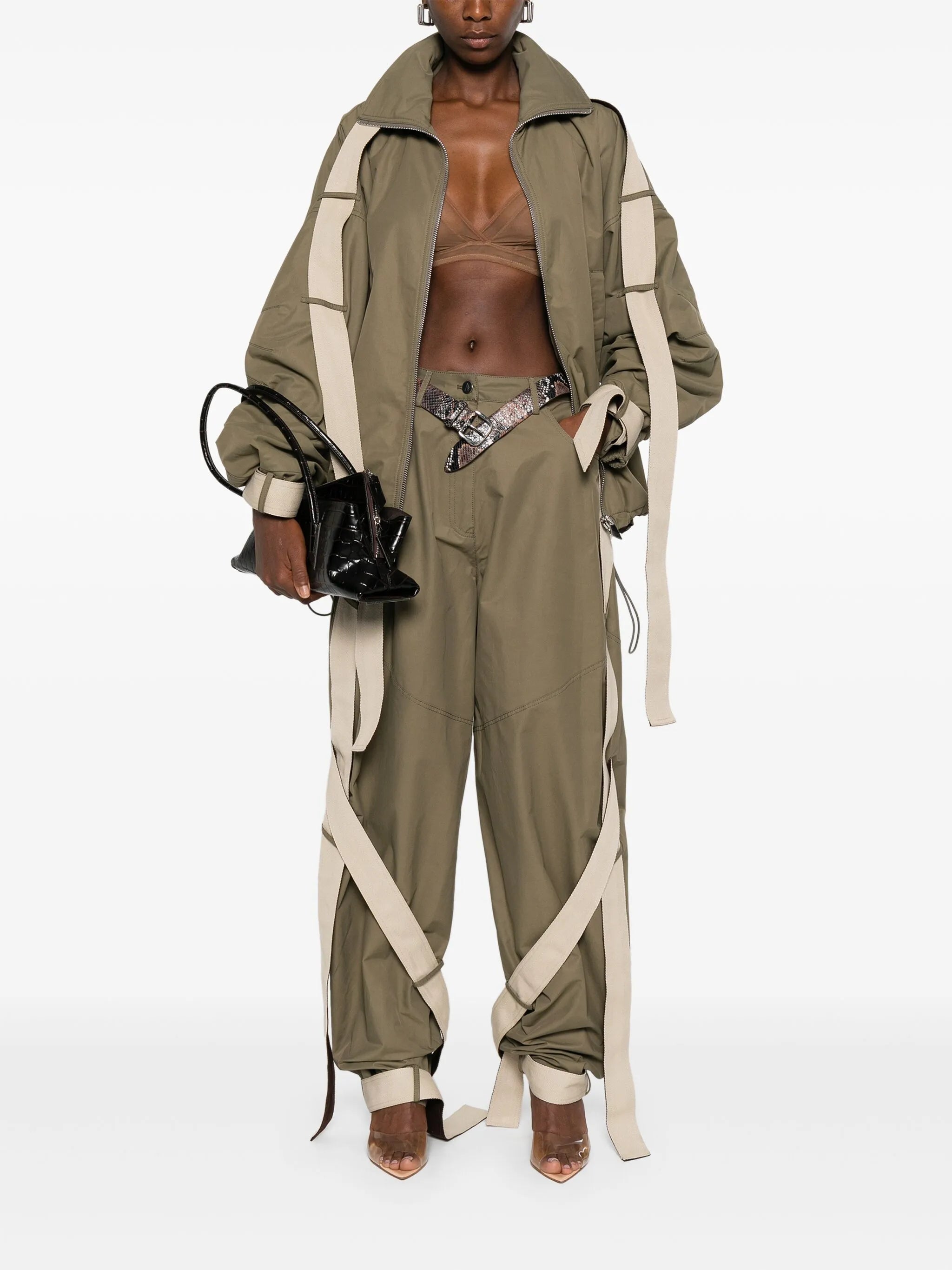 multi-string trousers