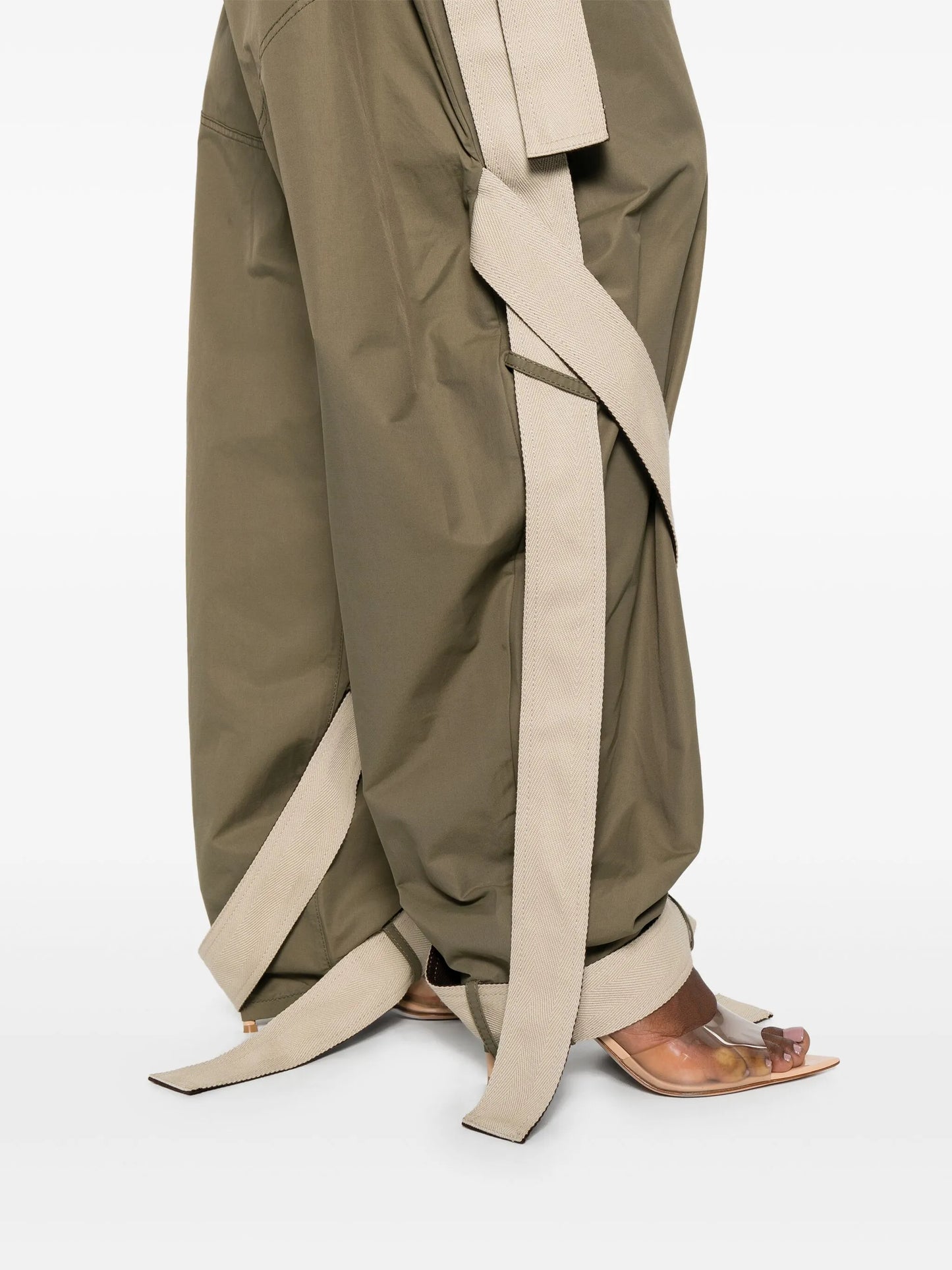 multi-string trousers
