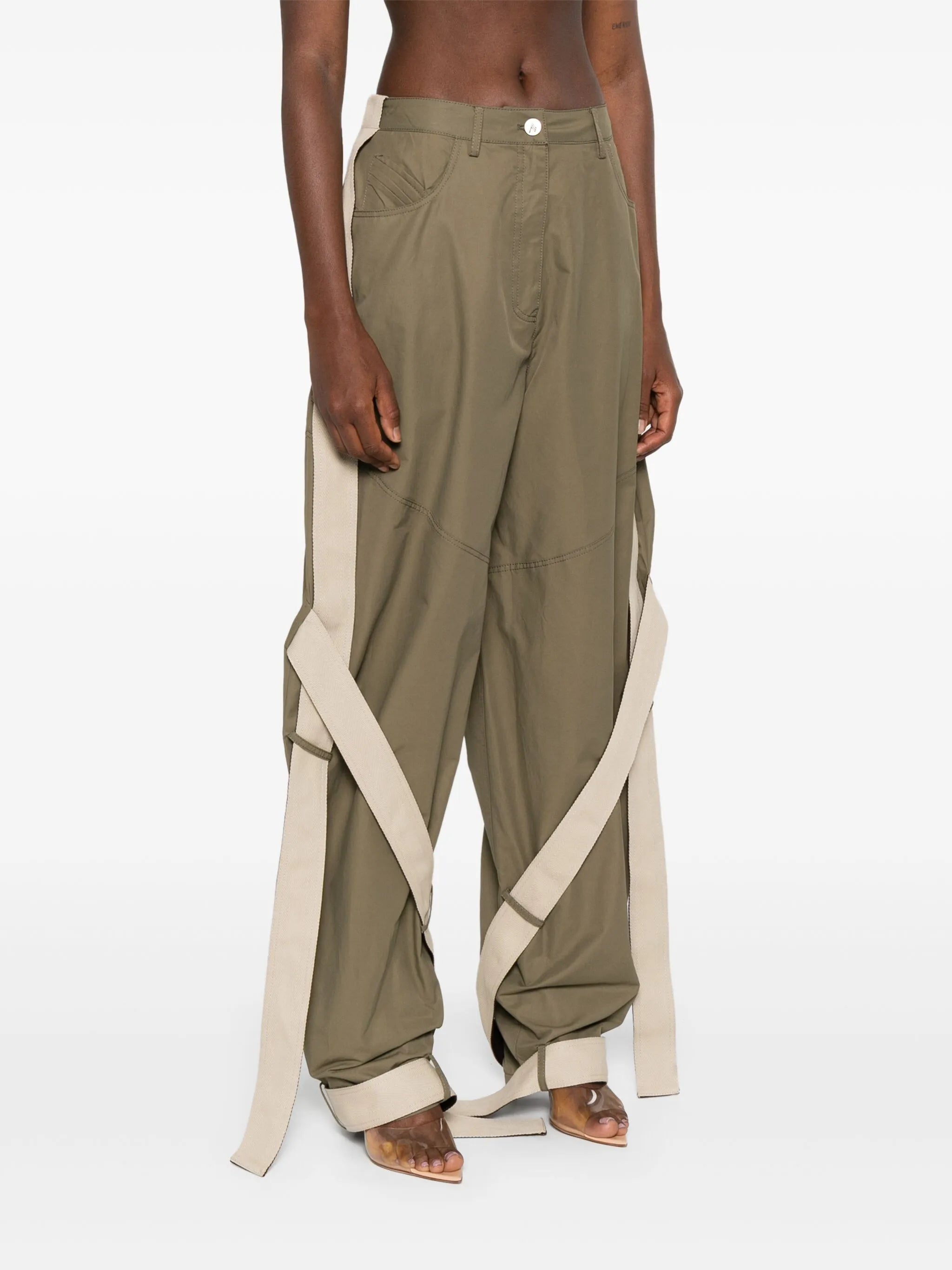 multi-string trousers