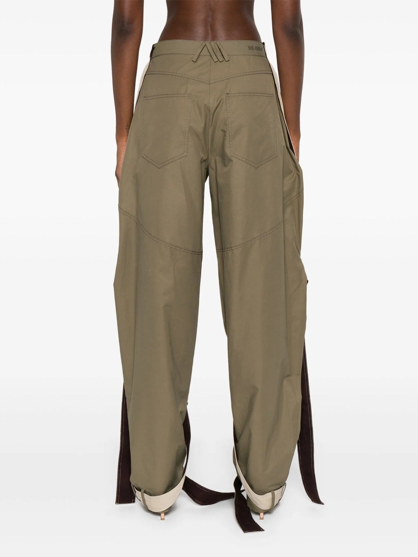 multi-string trousers